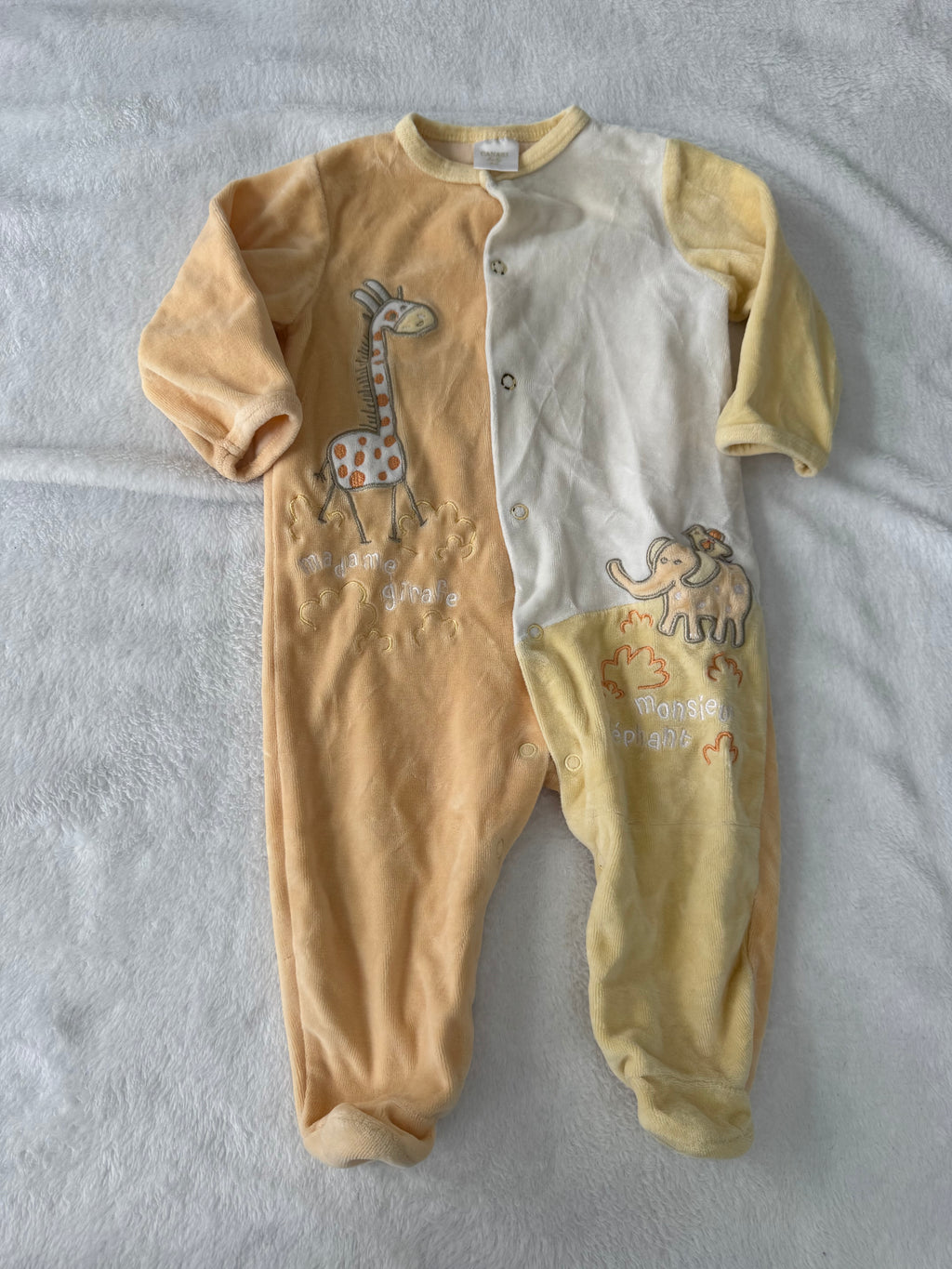 Canari baby 6 mois *voir boutons / velour doux