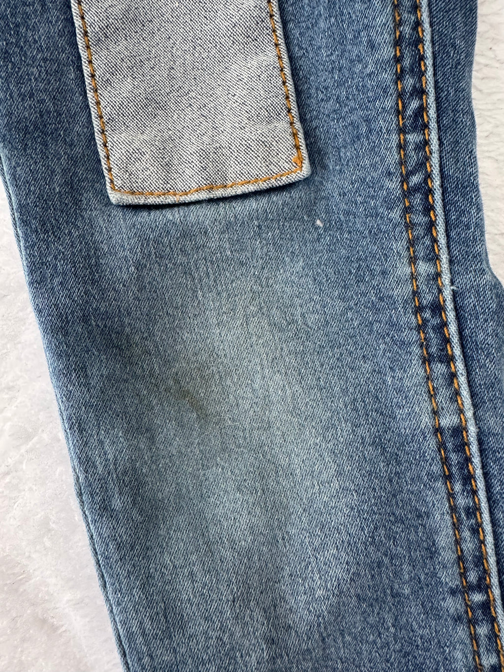 Souris mini 4 ans *genoux brunis