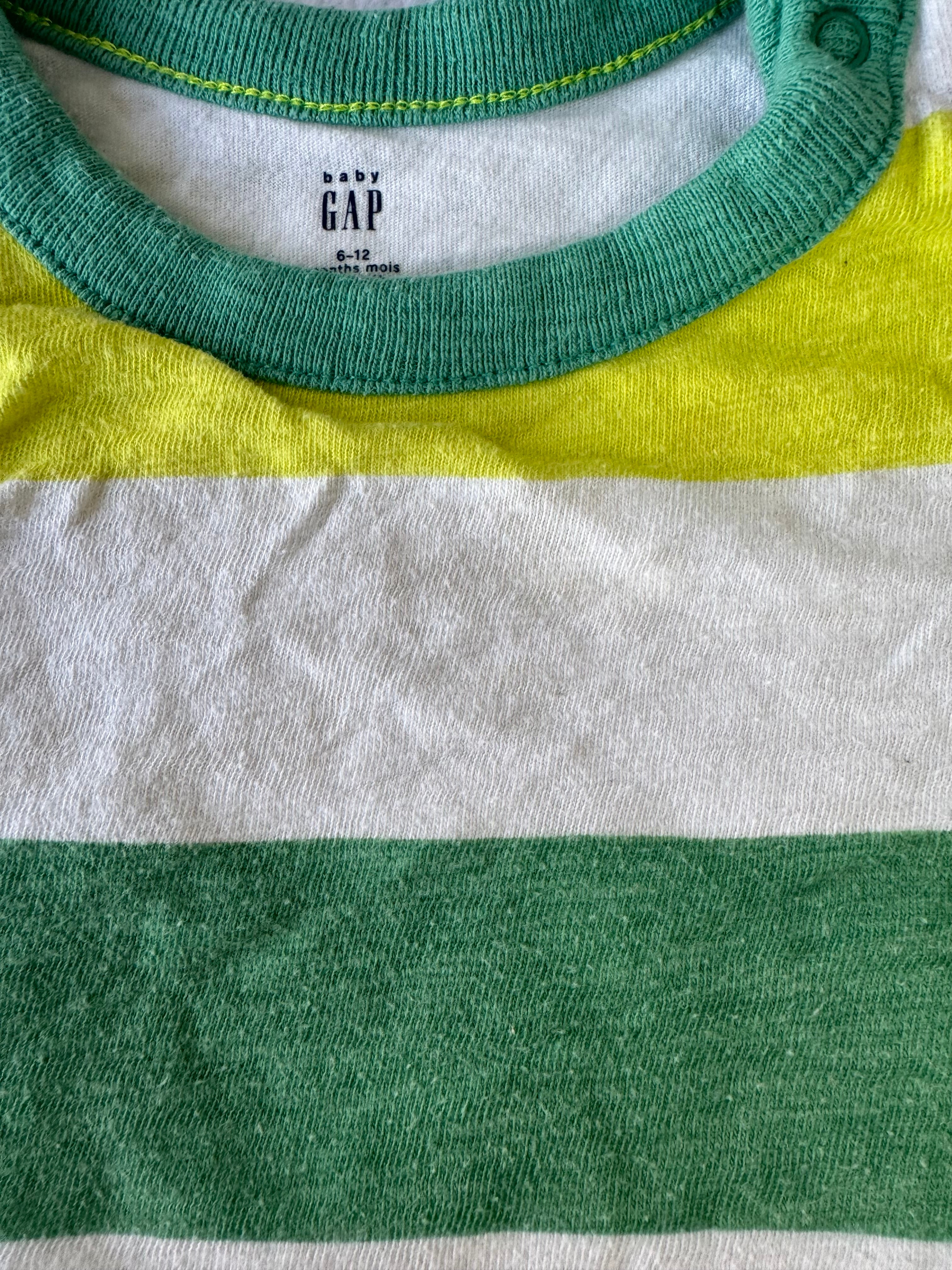Baby gap 6-12 mois *petites taches et un peu mousseux