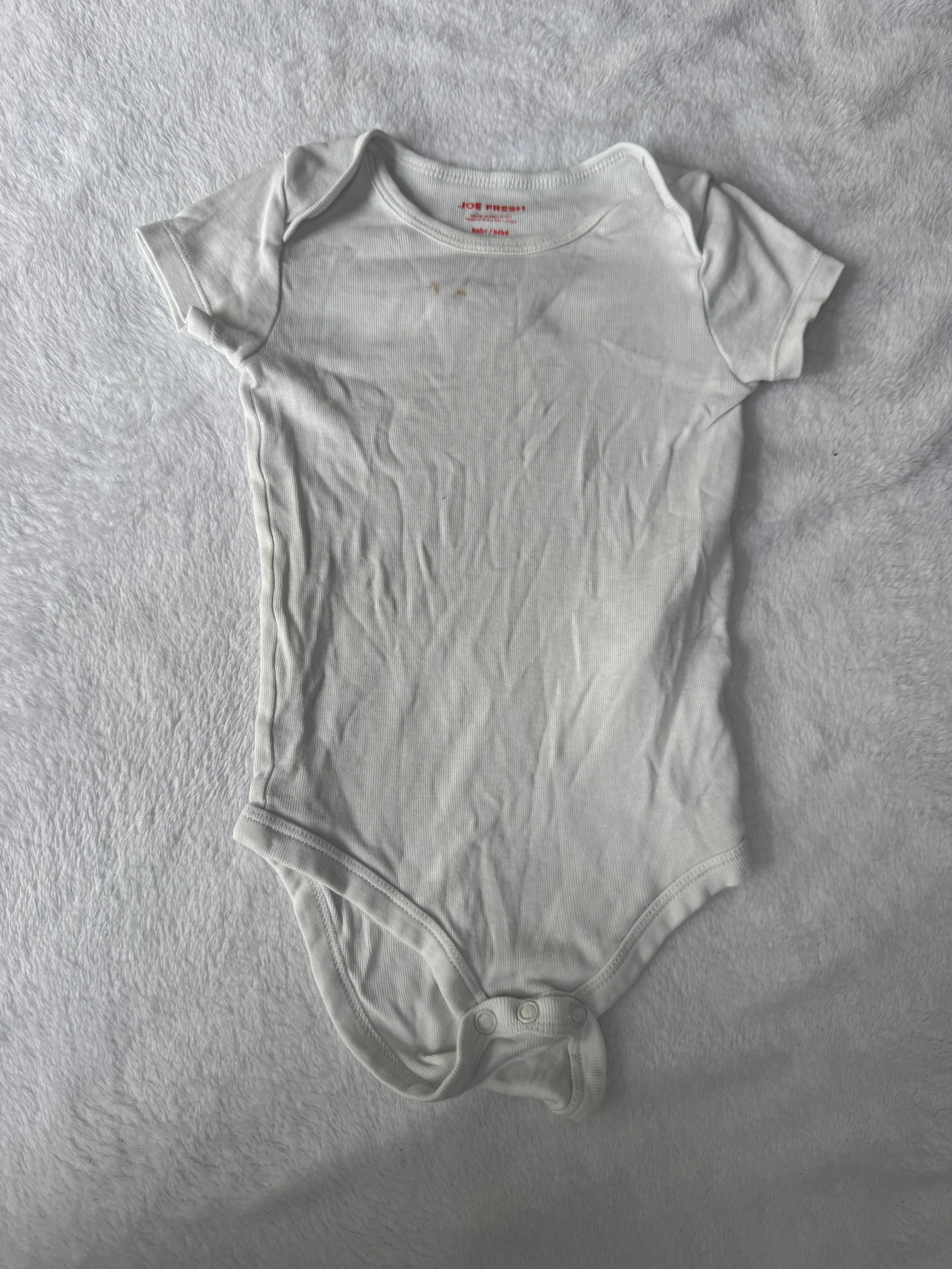 Joe Fresh 12-18 mois *taché et défraîchi