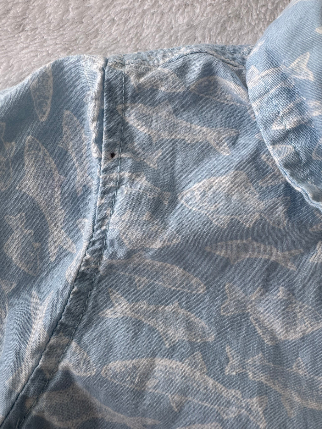 Eddie Bauer 24 mois *mini tache, manque un bouton