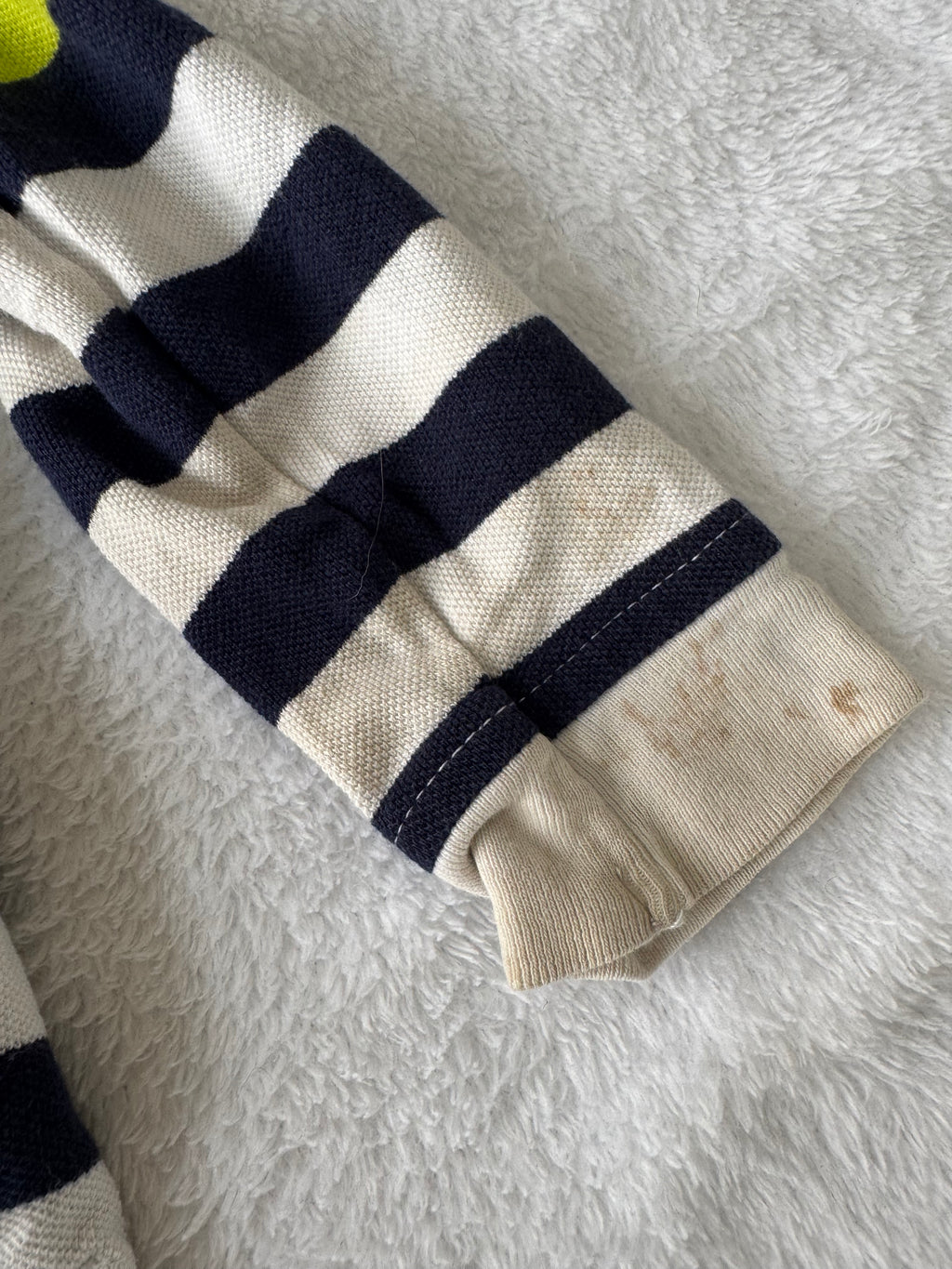 Tommy Hilfiger 2 ans *plusieurs taches
