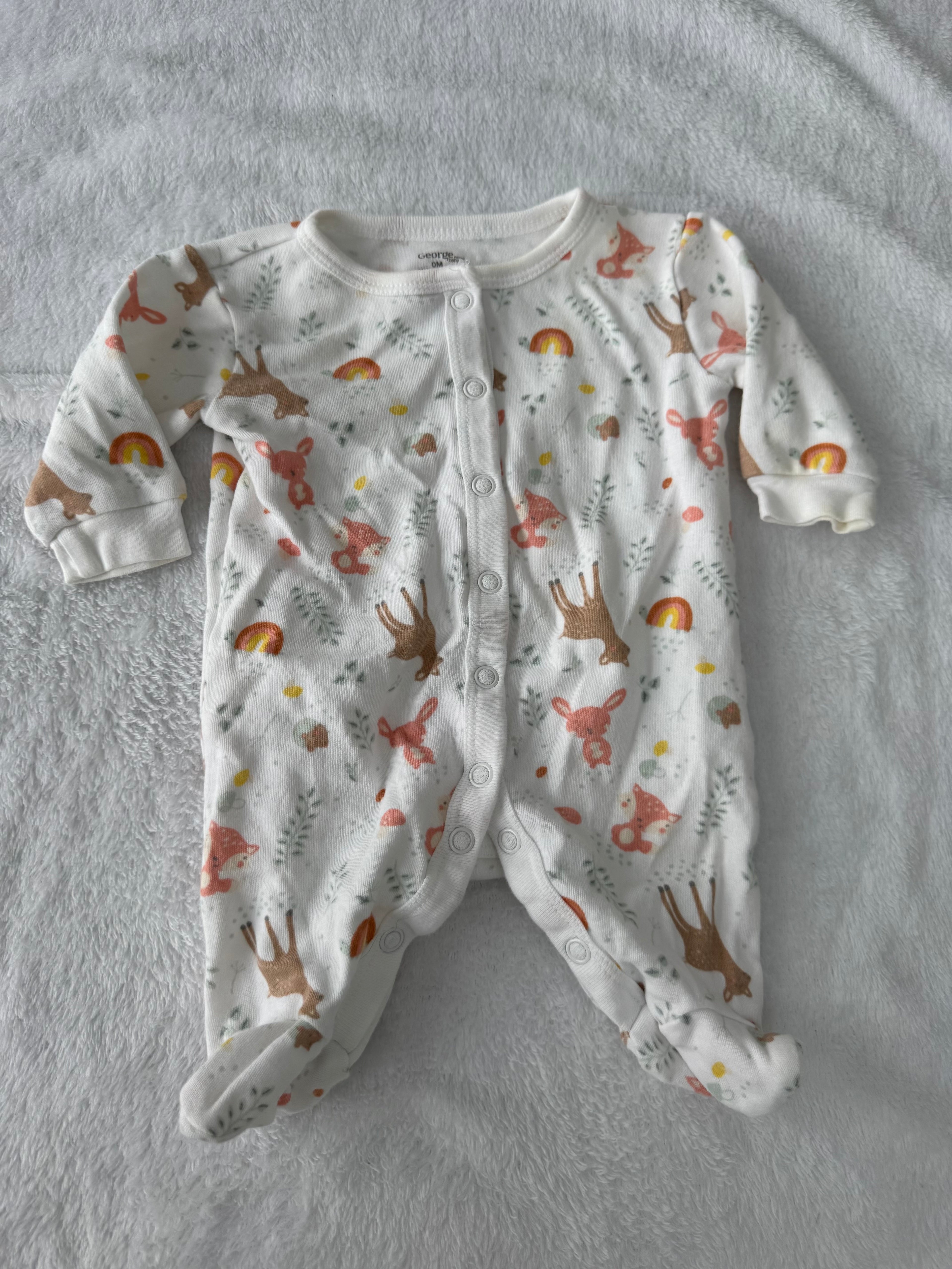 George nouveau-né *voir photos plusieurs petites taches