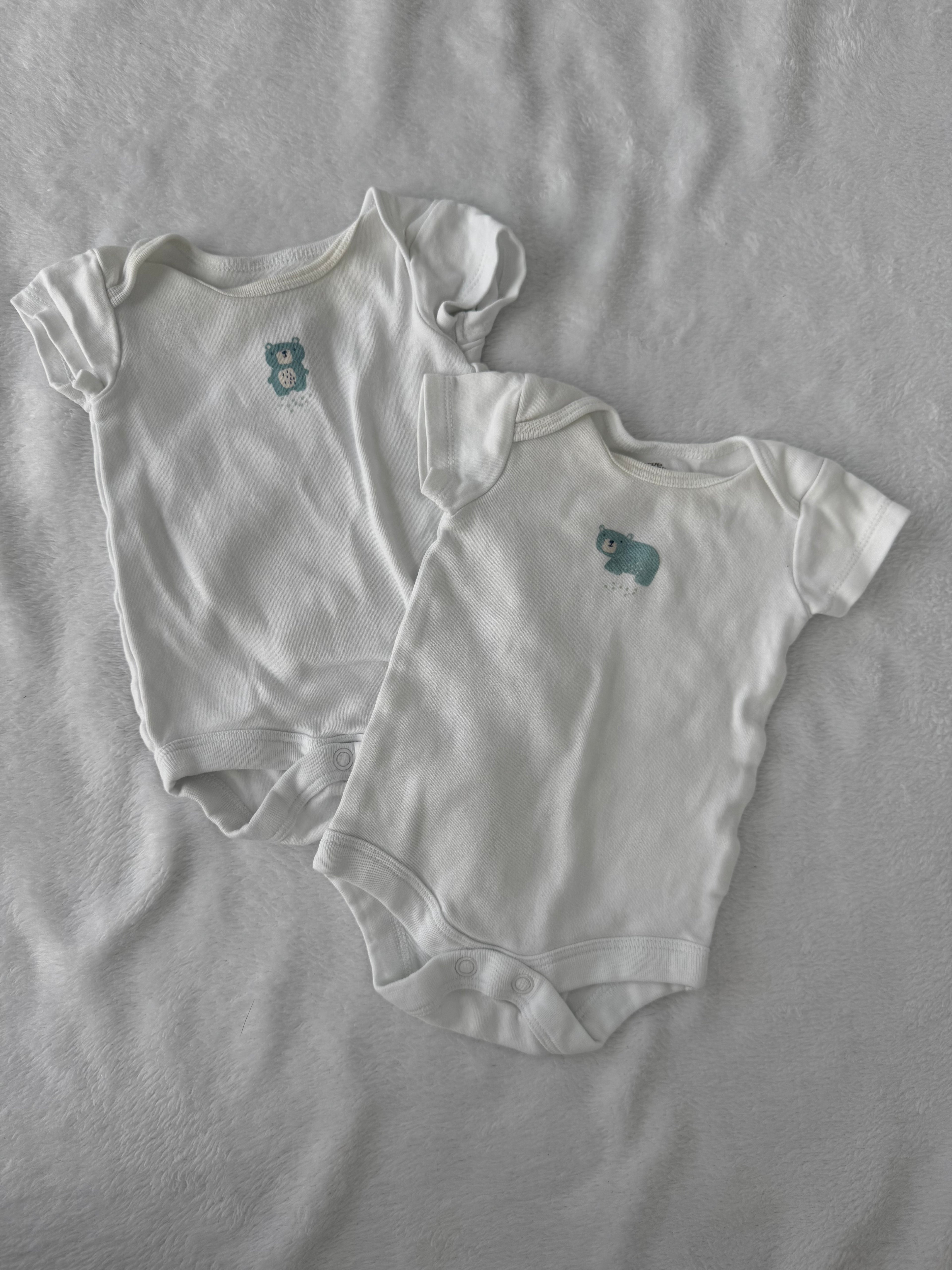 George | nouveau-né *cols jaunis