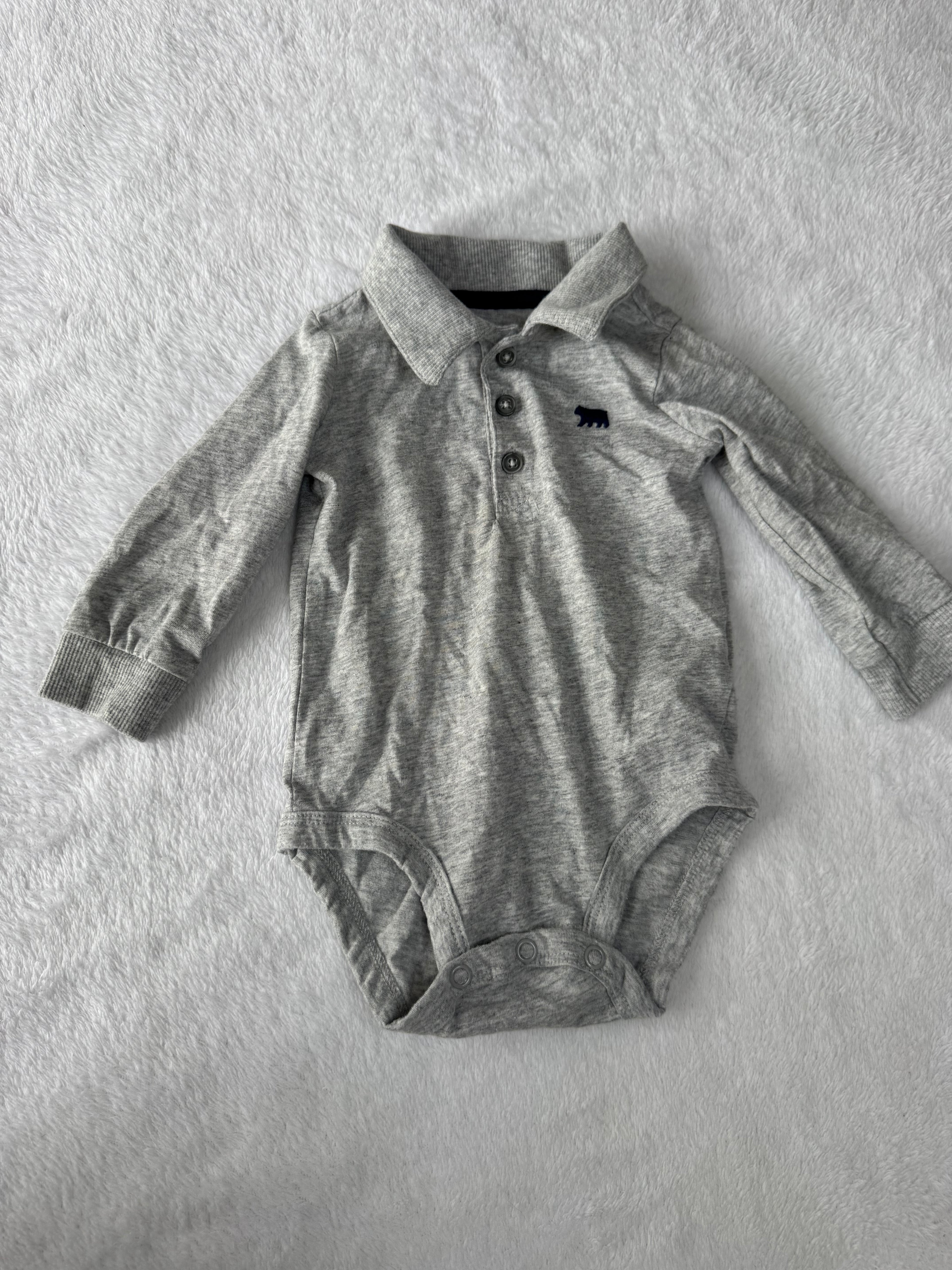 Carters 6 mois *collet jauni