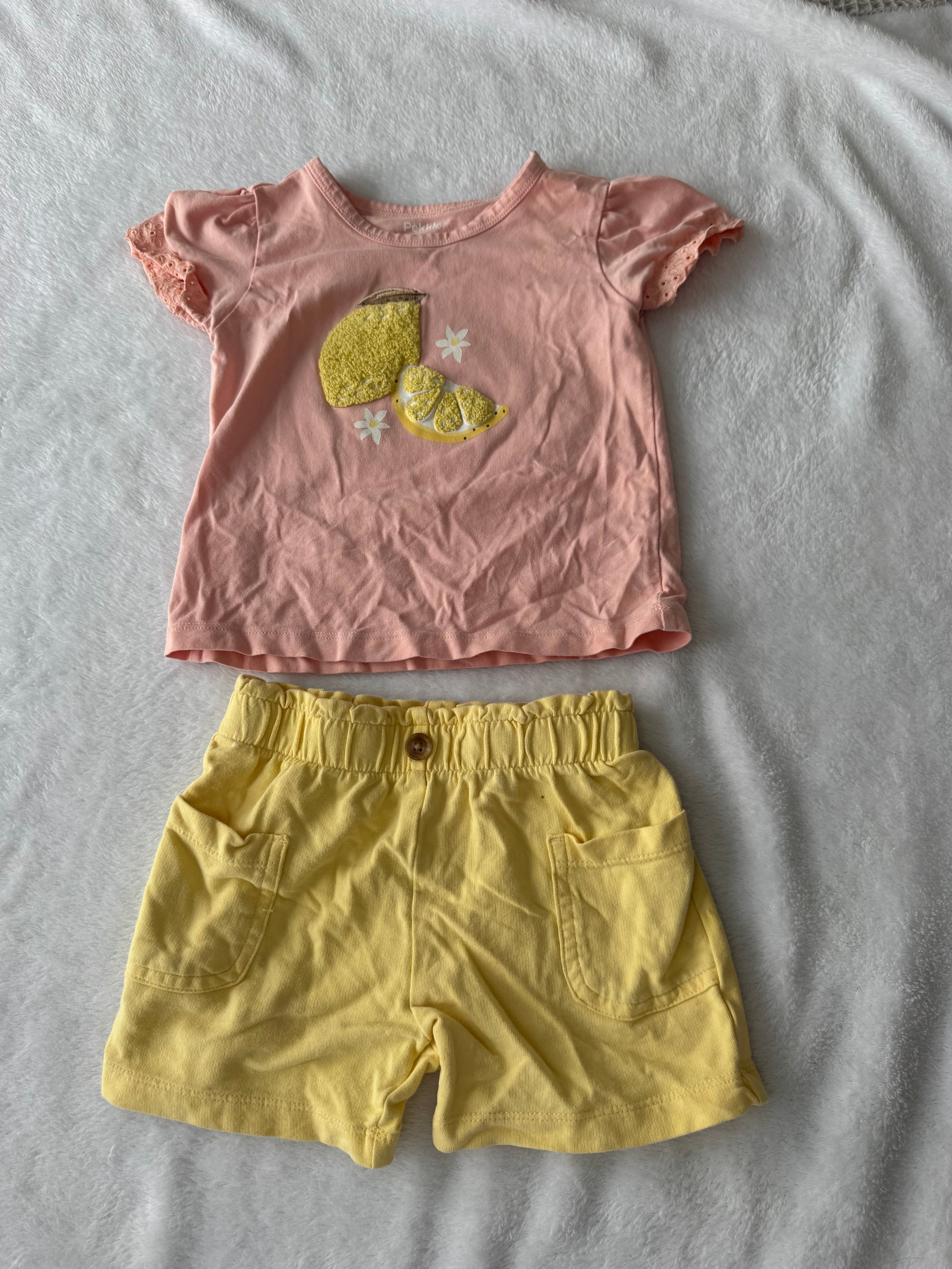 Pekkle 3 ans *mini tache sur short