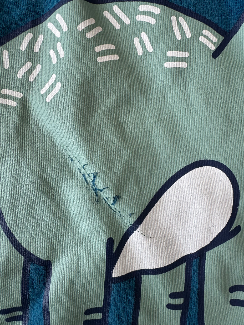 Carters 3 ans *mini tache, dessin craqué, un peu délavé