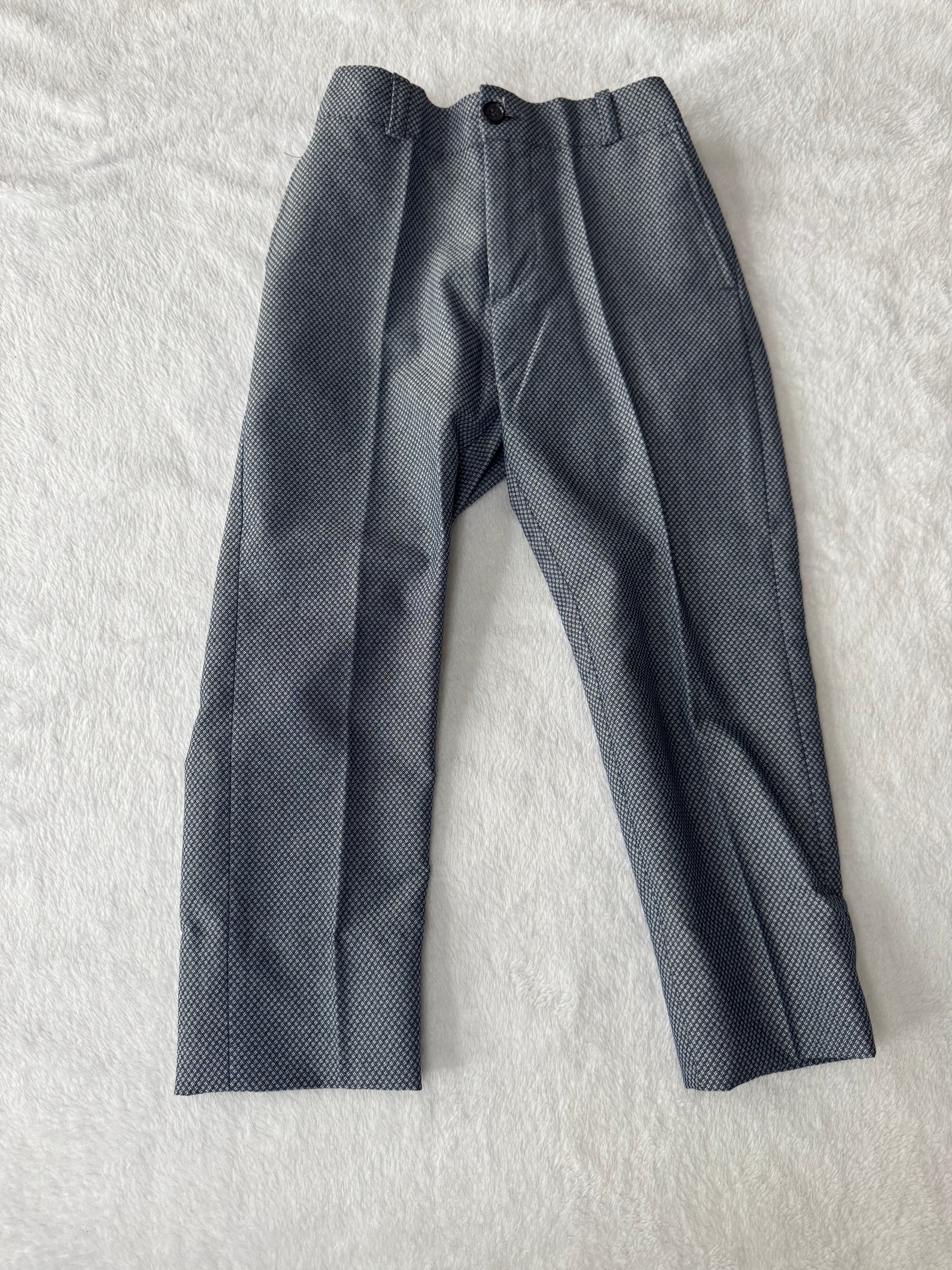 Babooni 7 ans *voir photos, valeur 98$, porté 1x, minis taches chemise