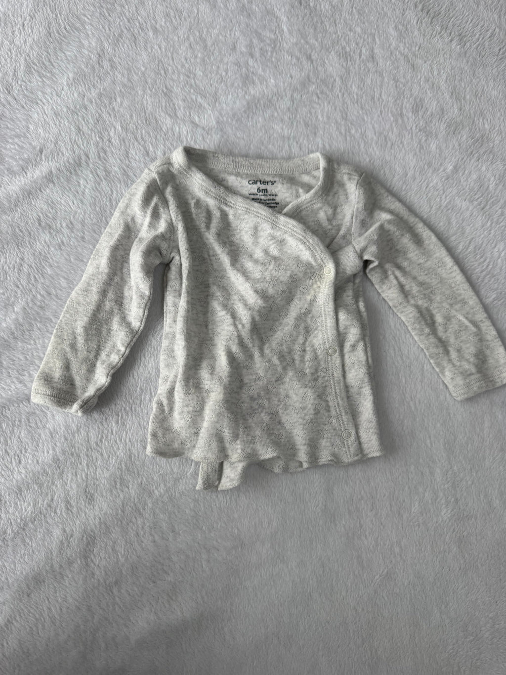 Carters 6 mois *bouton jauni et petites taches