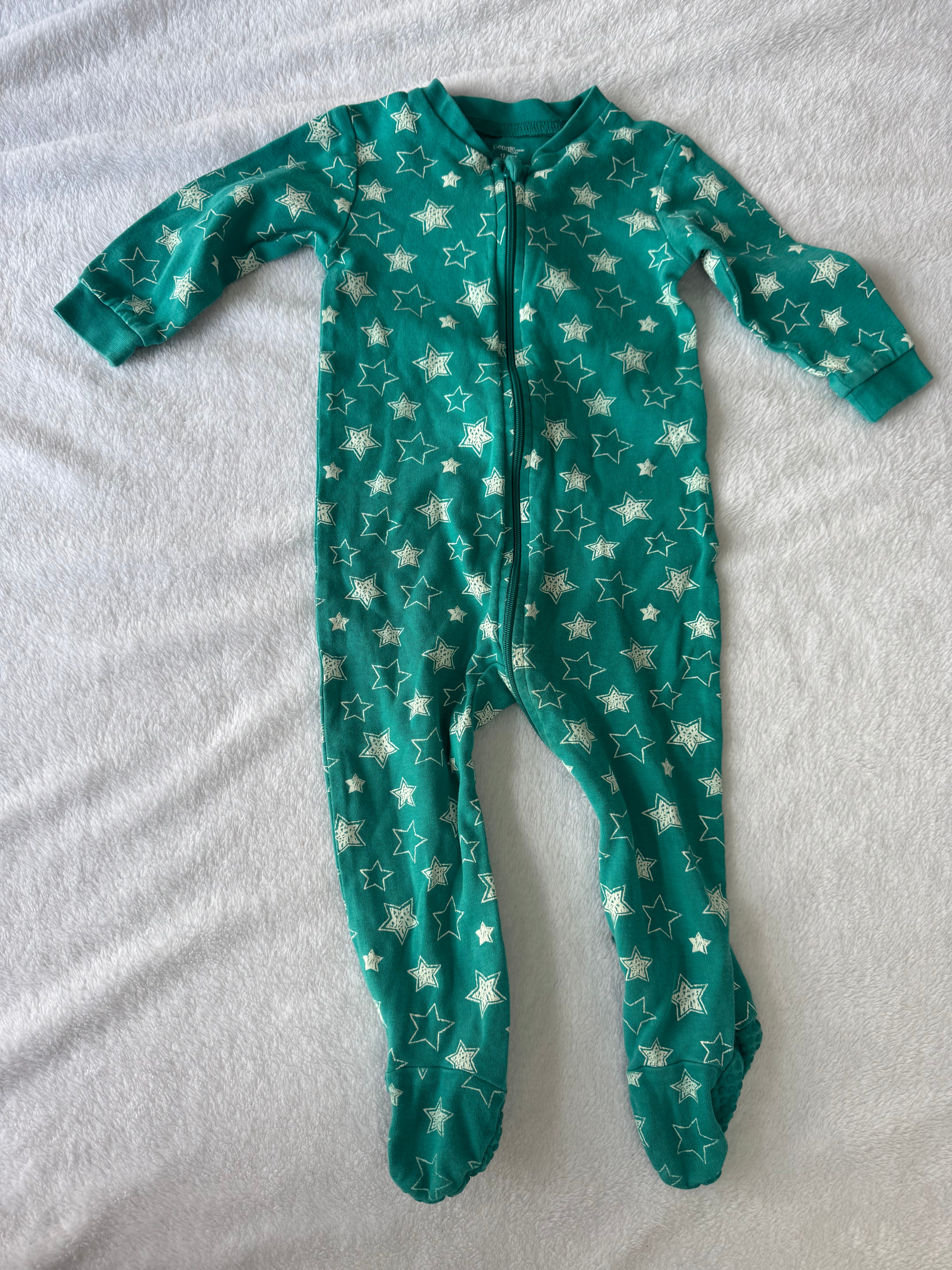 George 12-18 mois *plusieurs minis taches