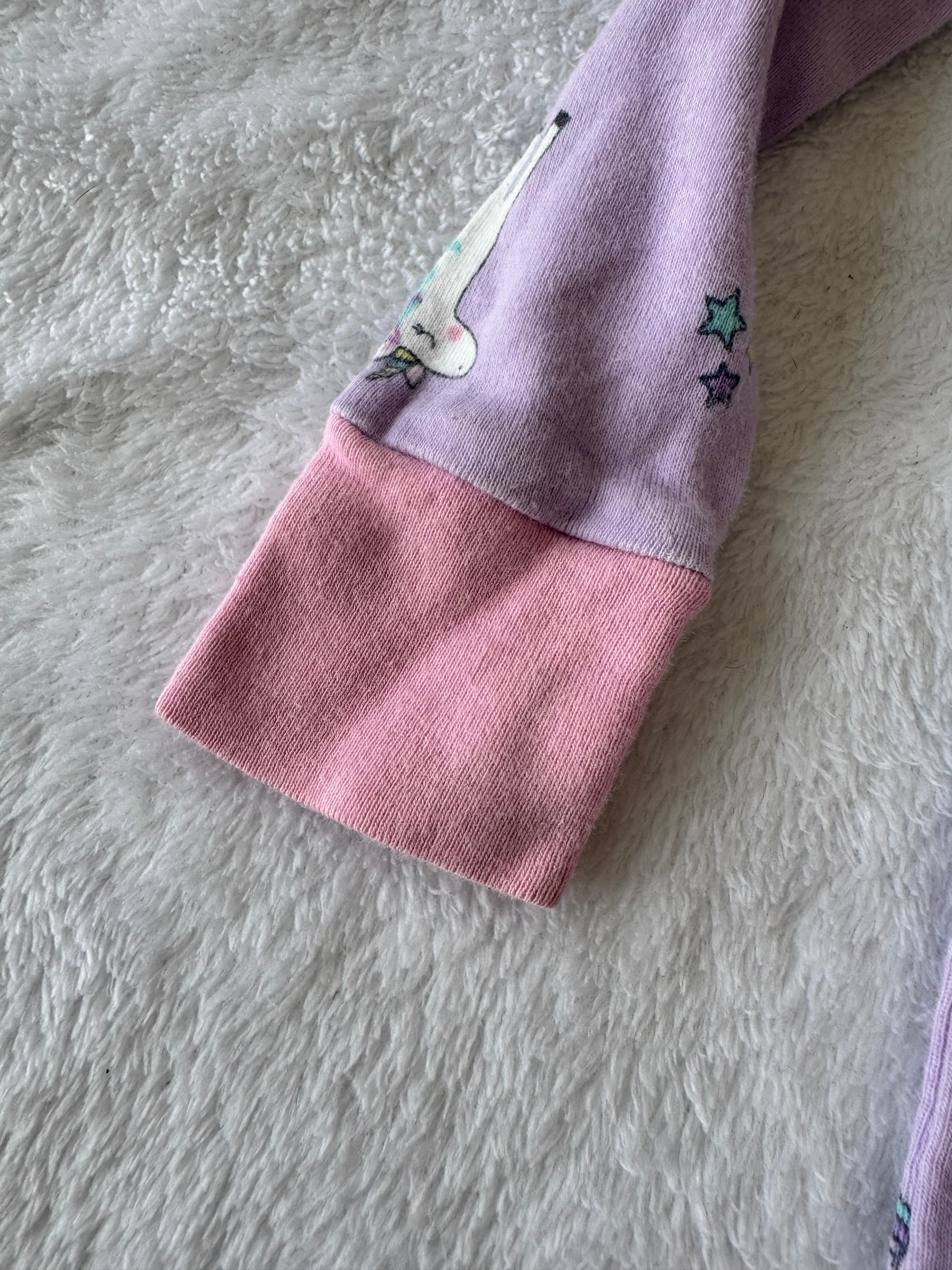 Kids headquarters 2 ans *petites taches et un peu mousseux