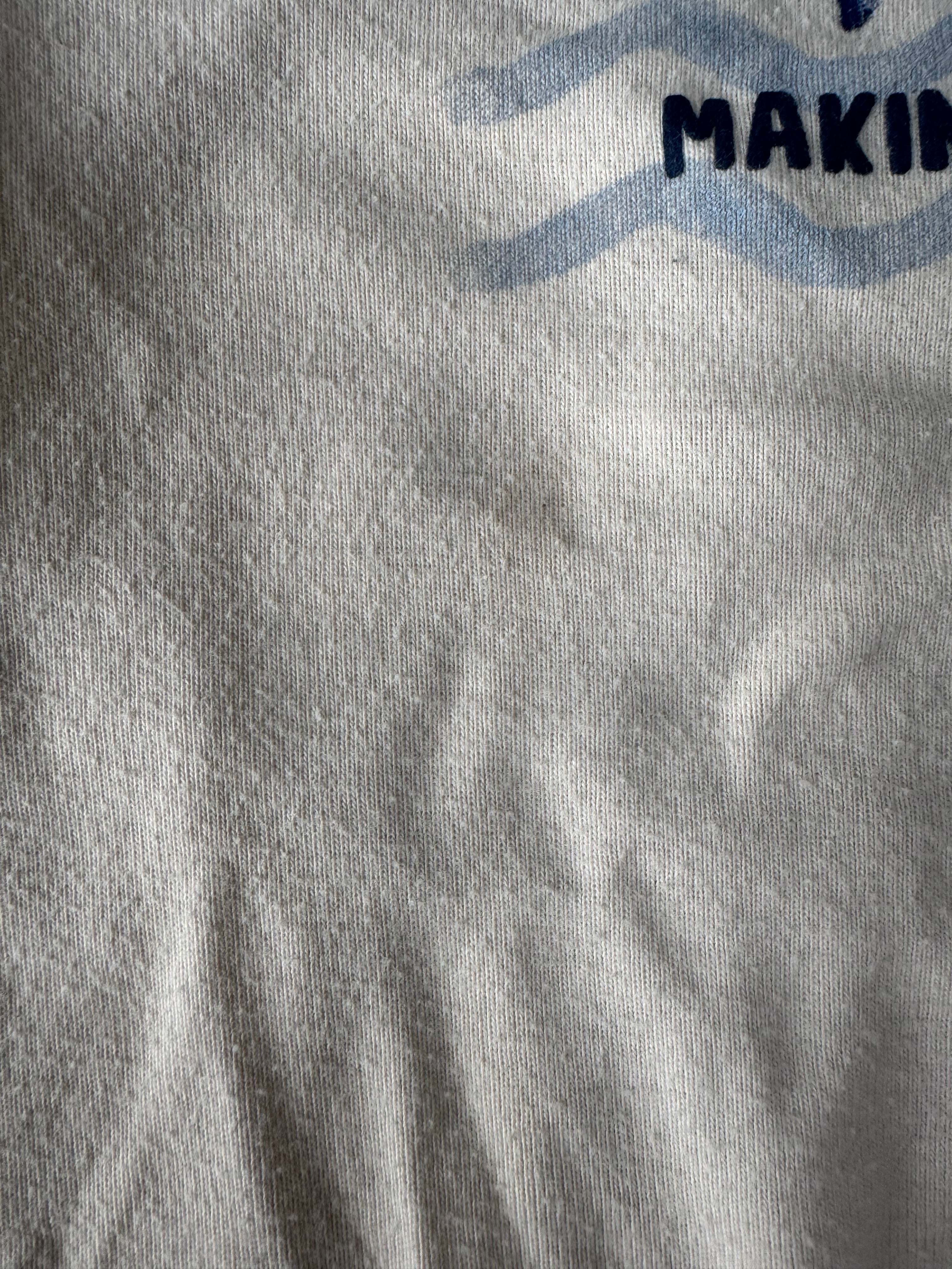 Carters 6-9 mois *petite tache, mousseux