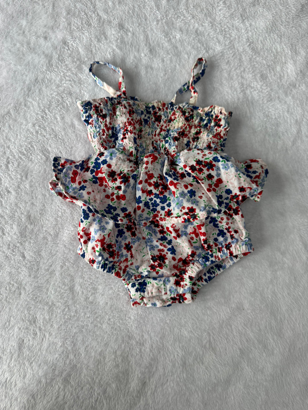 Old Navy 6-12 mois *petite tache