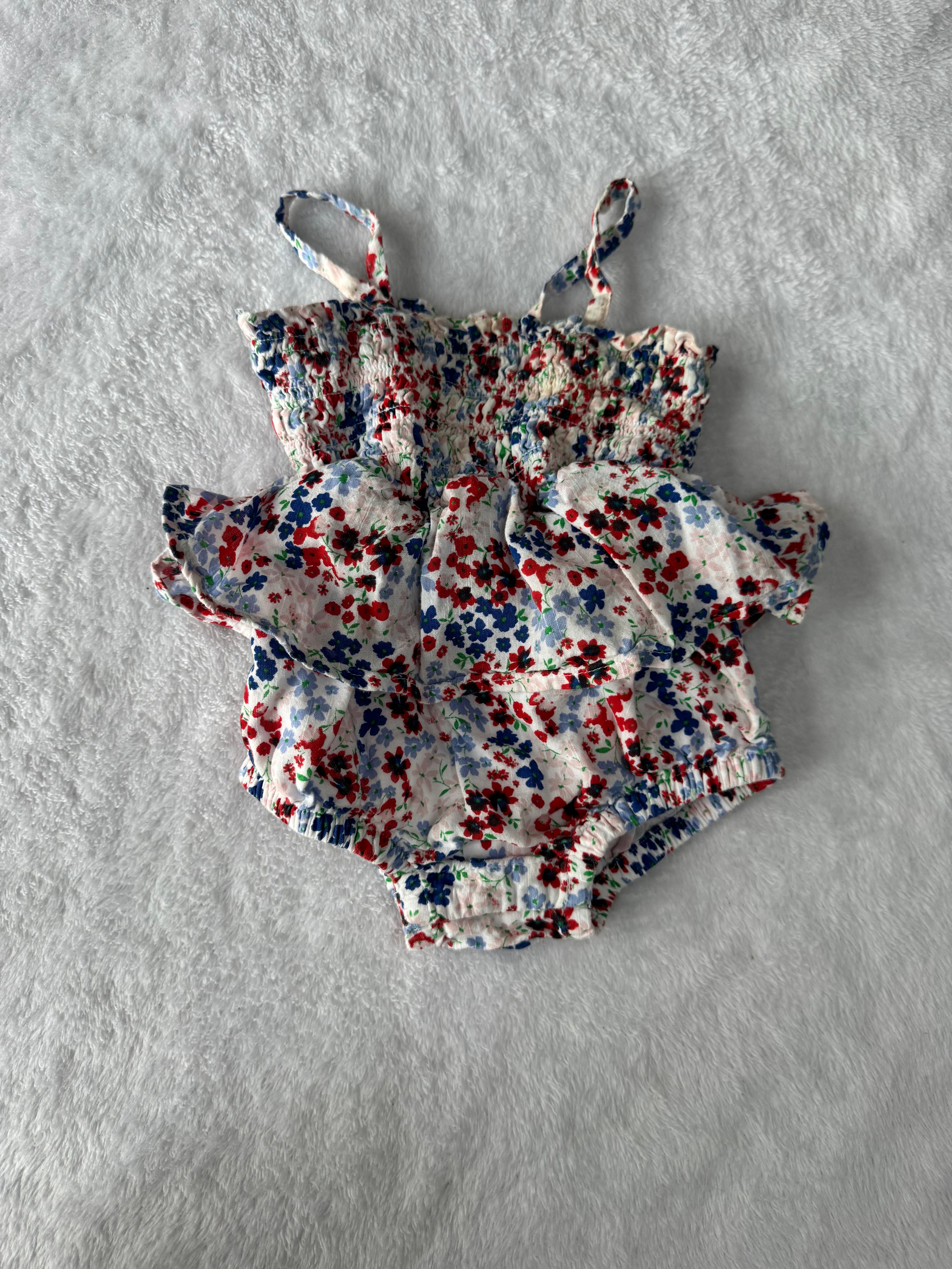 Old Navy 6-12 mois *petite tache