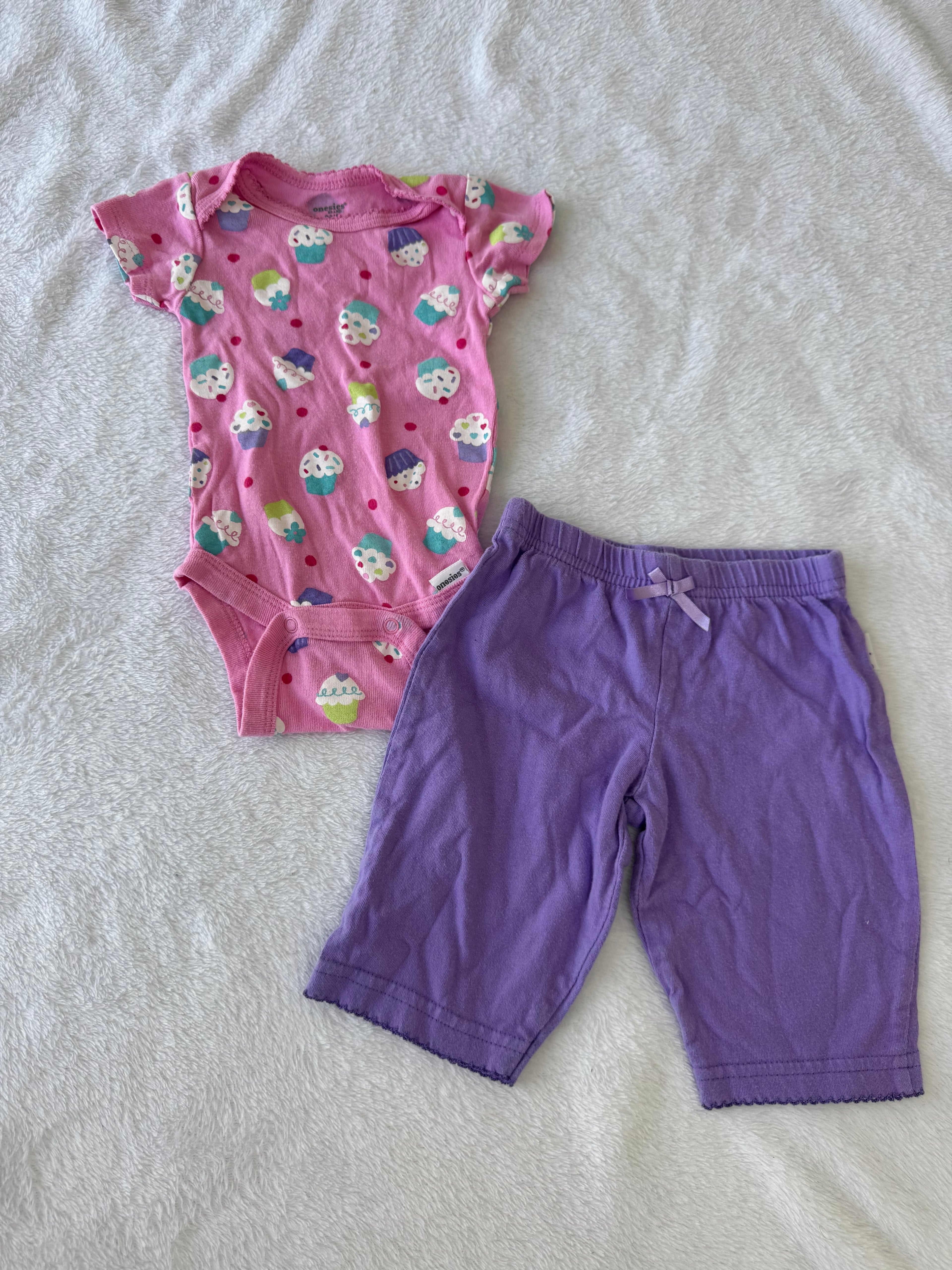 Onesies brand 0-3 mois *un peu mousseux