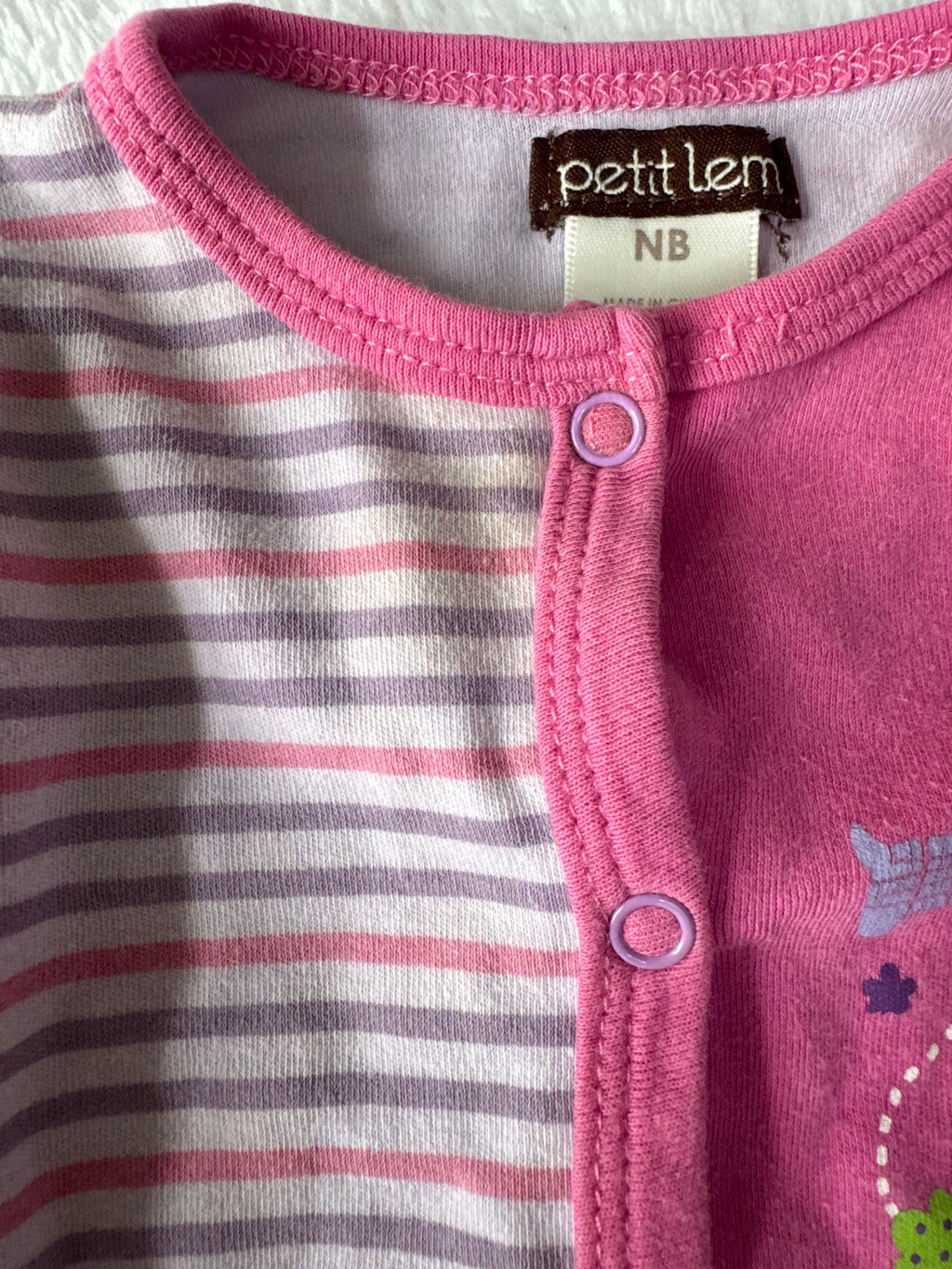 Petit lem nouveau-né *petite tache, délavé