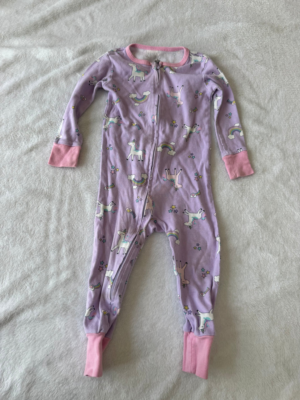 Kids headquarters 2 ans *petites taches et un peu mousseux