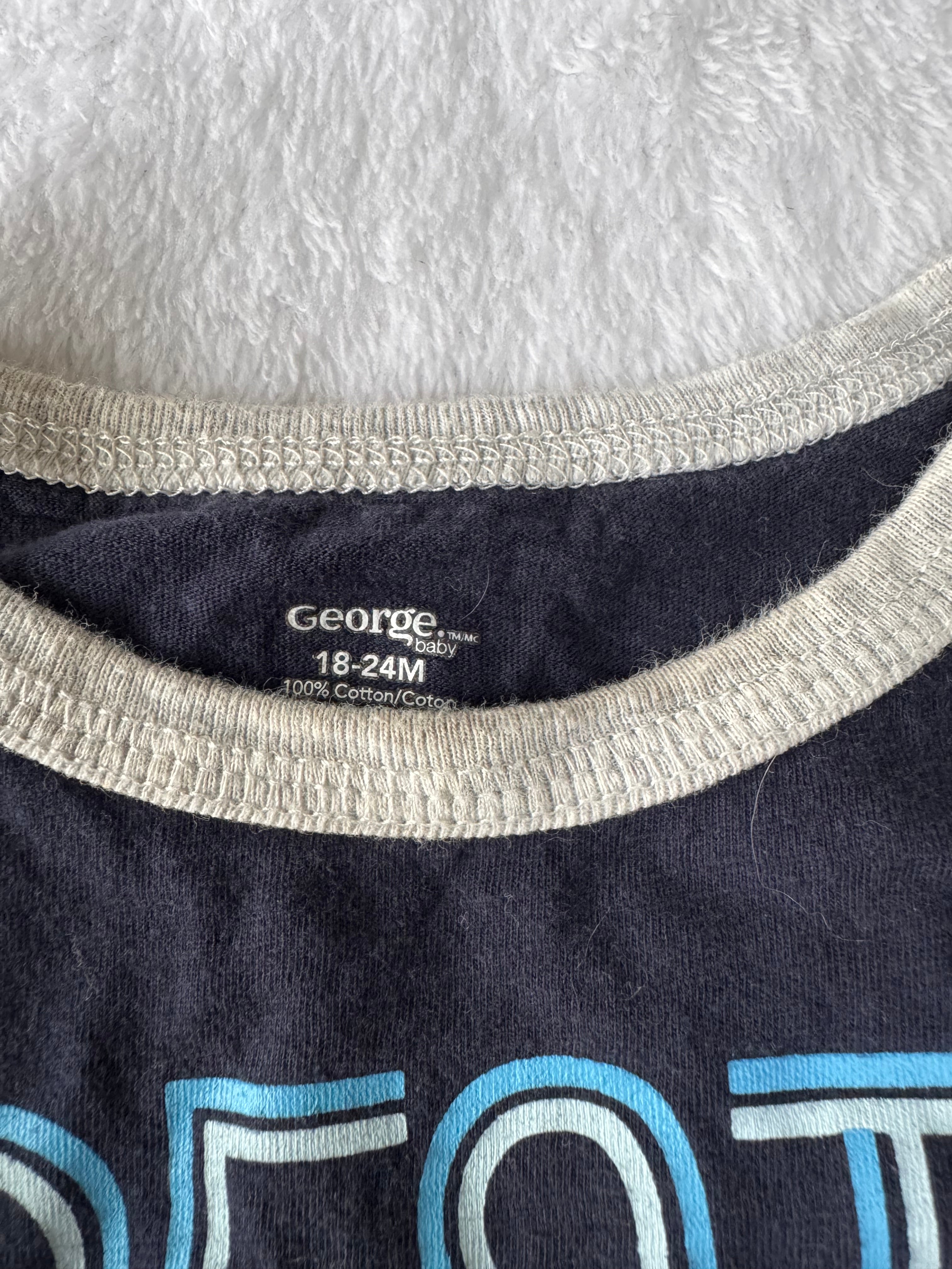 George 18-24 mois *col taché, un peu délavé