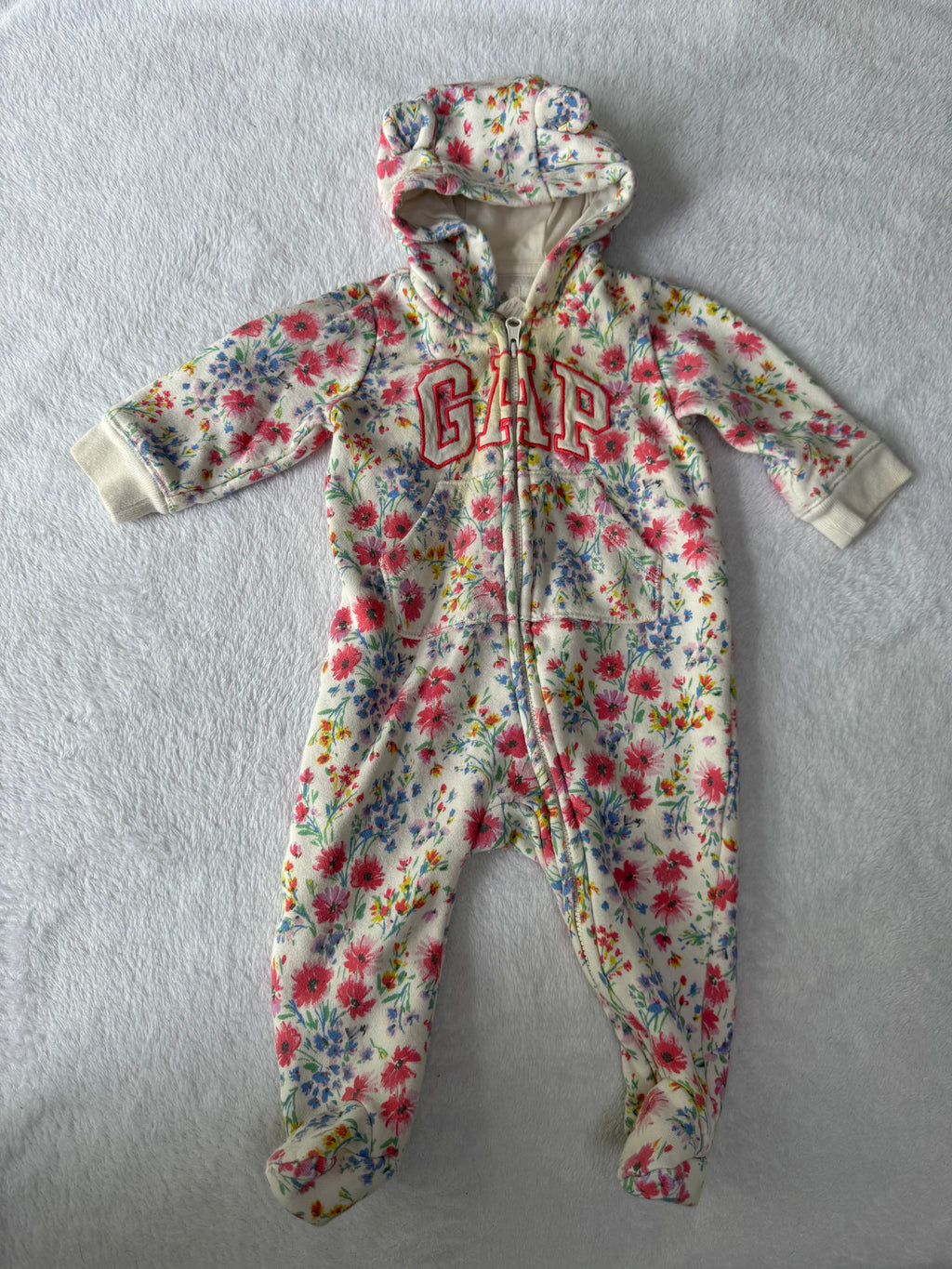 Baby gap 3-6 mois *taché