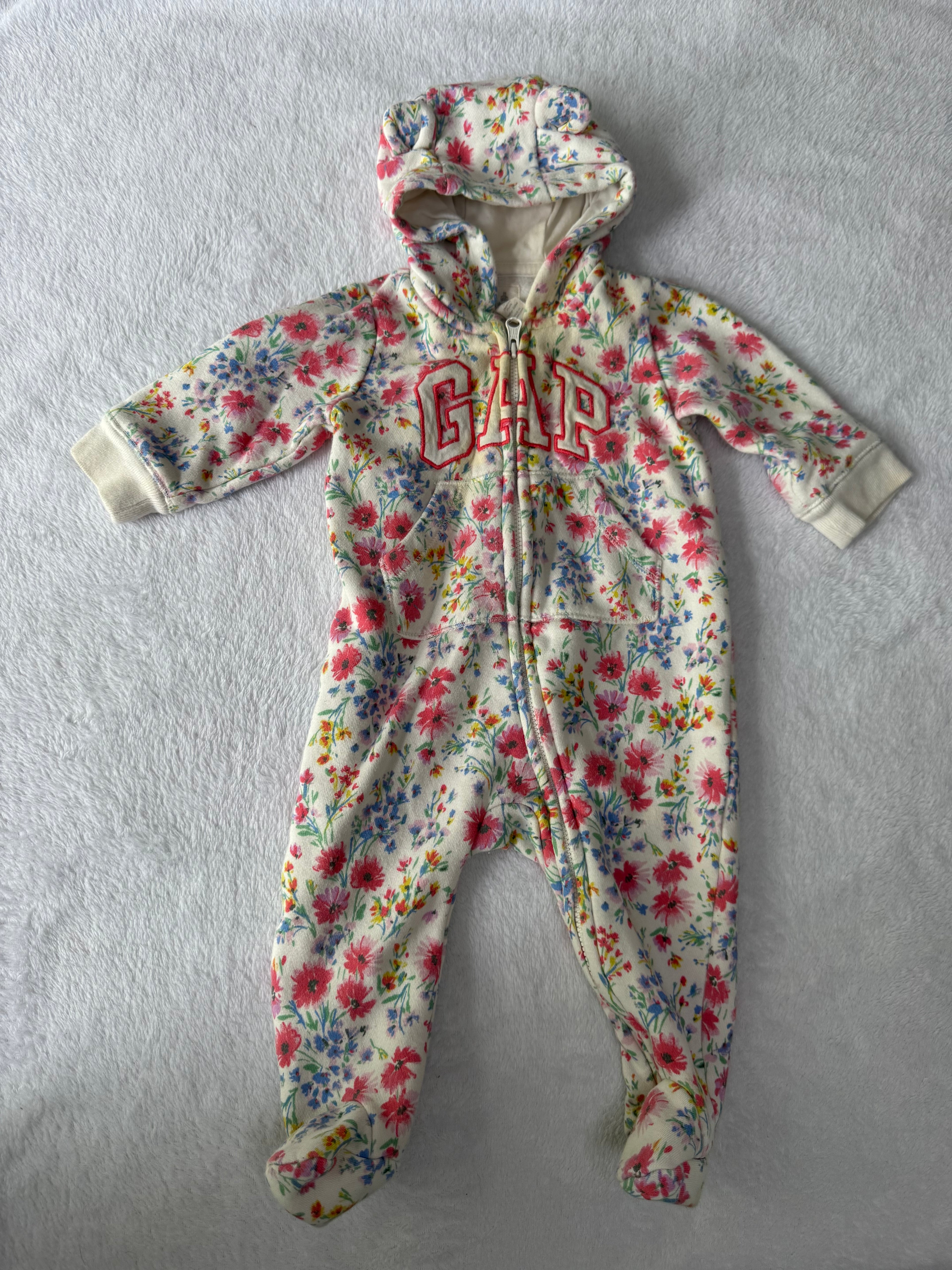 Baby gap 3-6 mois *taché