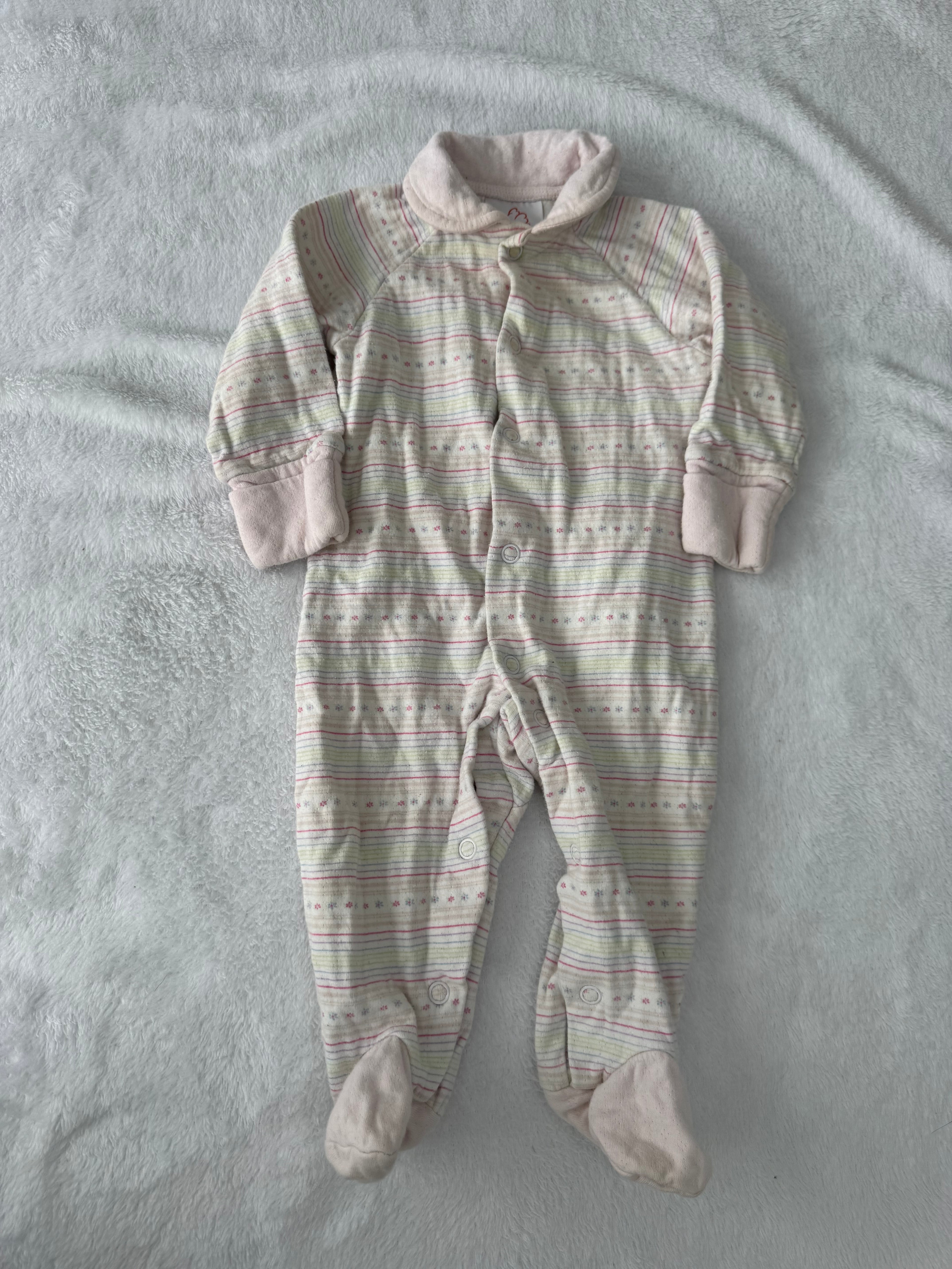 Baby’s own 9 mois *taché et un peu mousseux