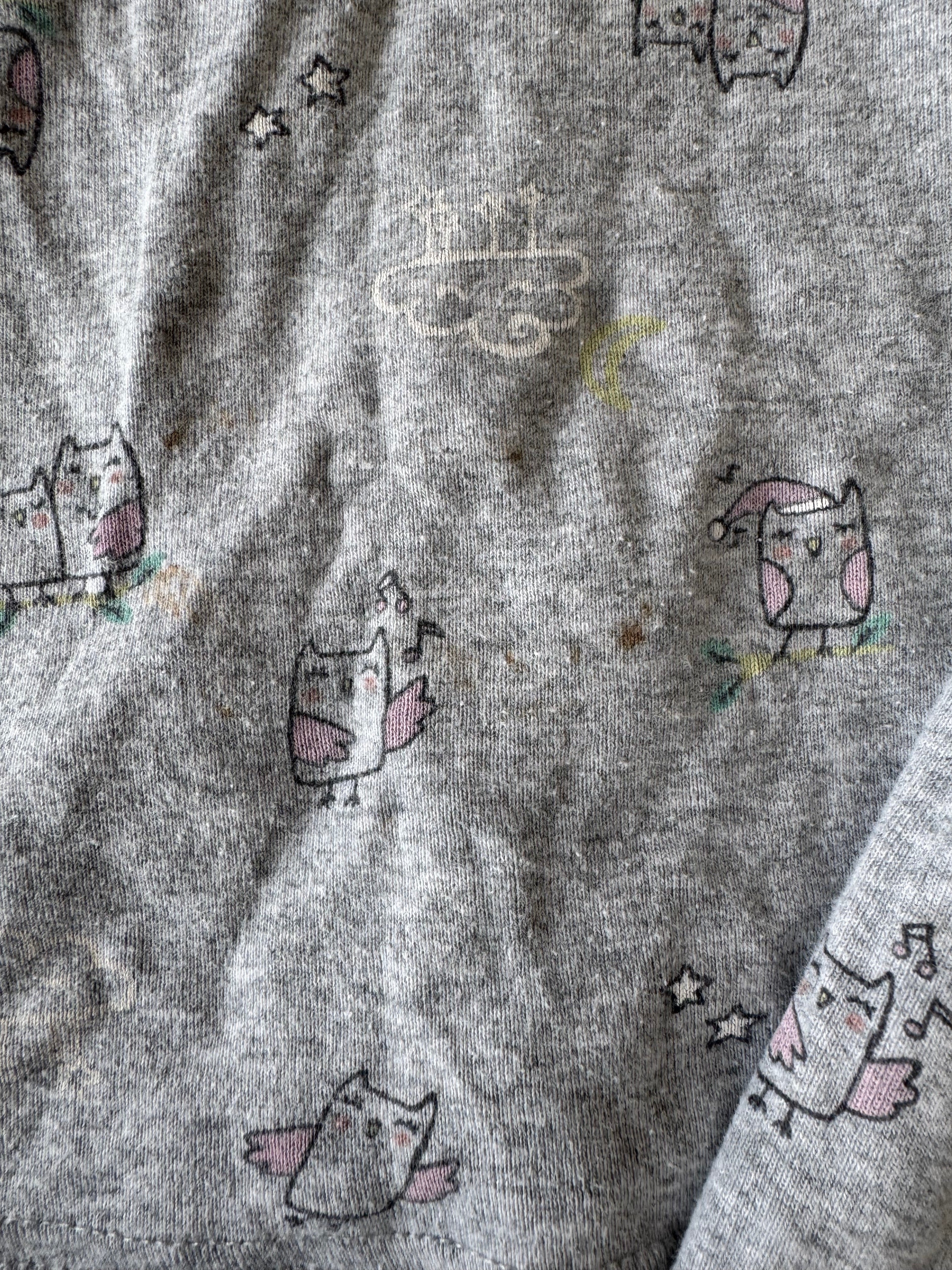 Carters 4 ans *petites taches, un peu mousseux