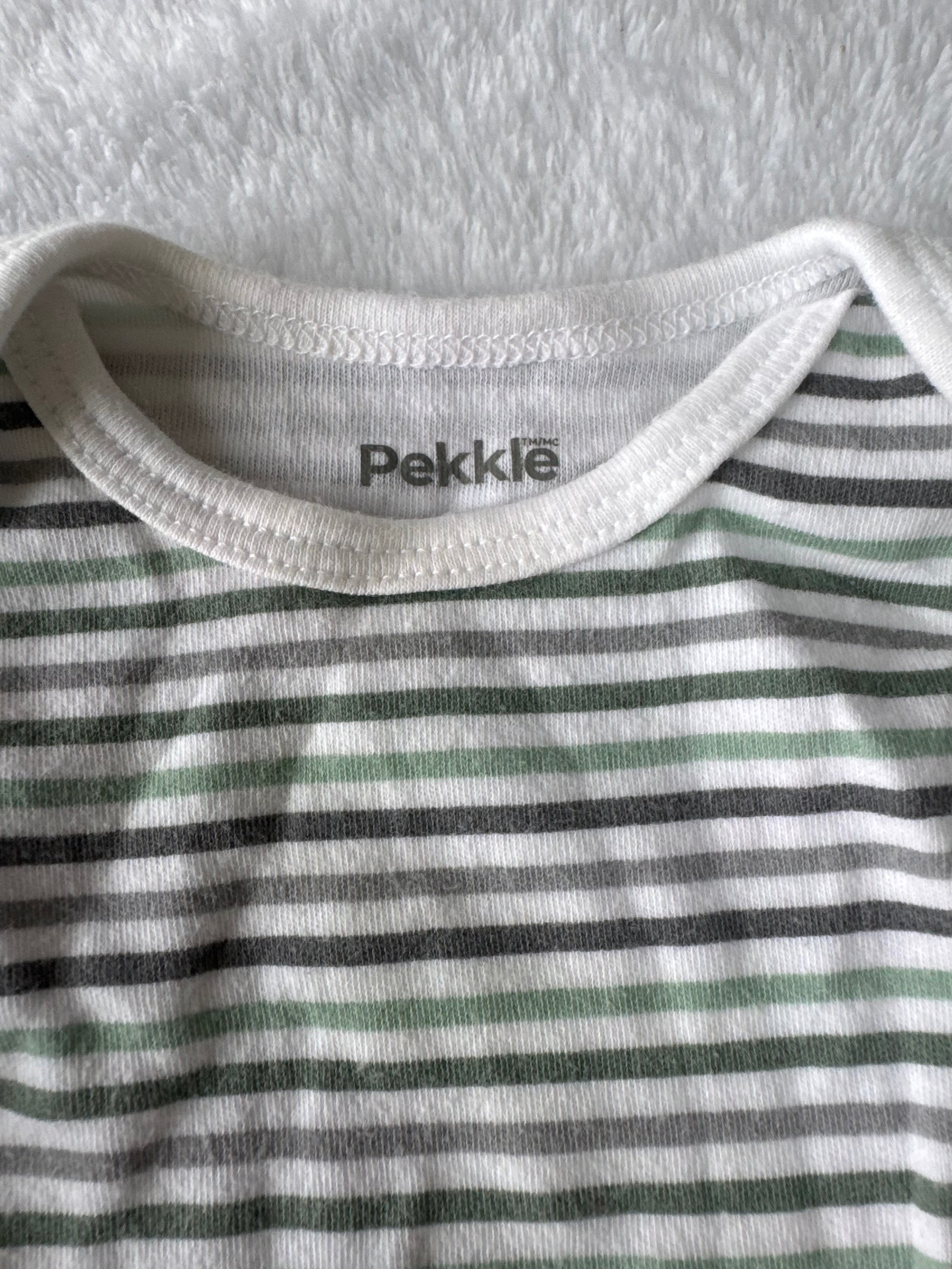 Pekkle 3 mois *col jauni, petites taches, un peu mousseux