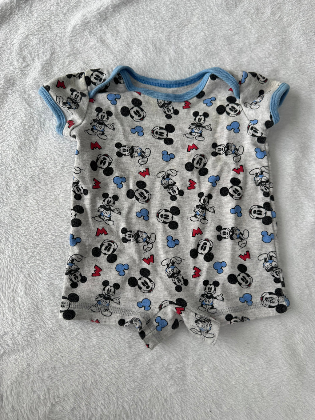 Disney baby 3 mois *petite tache