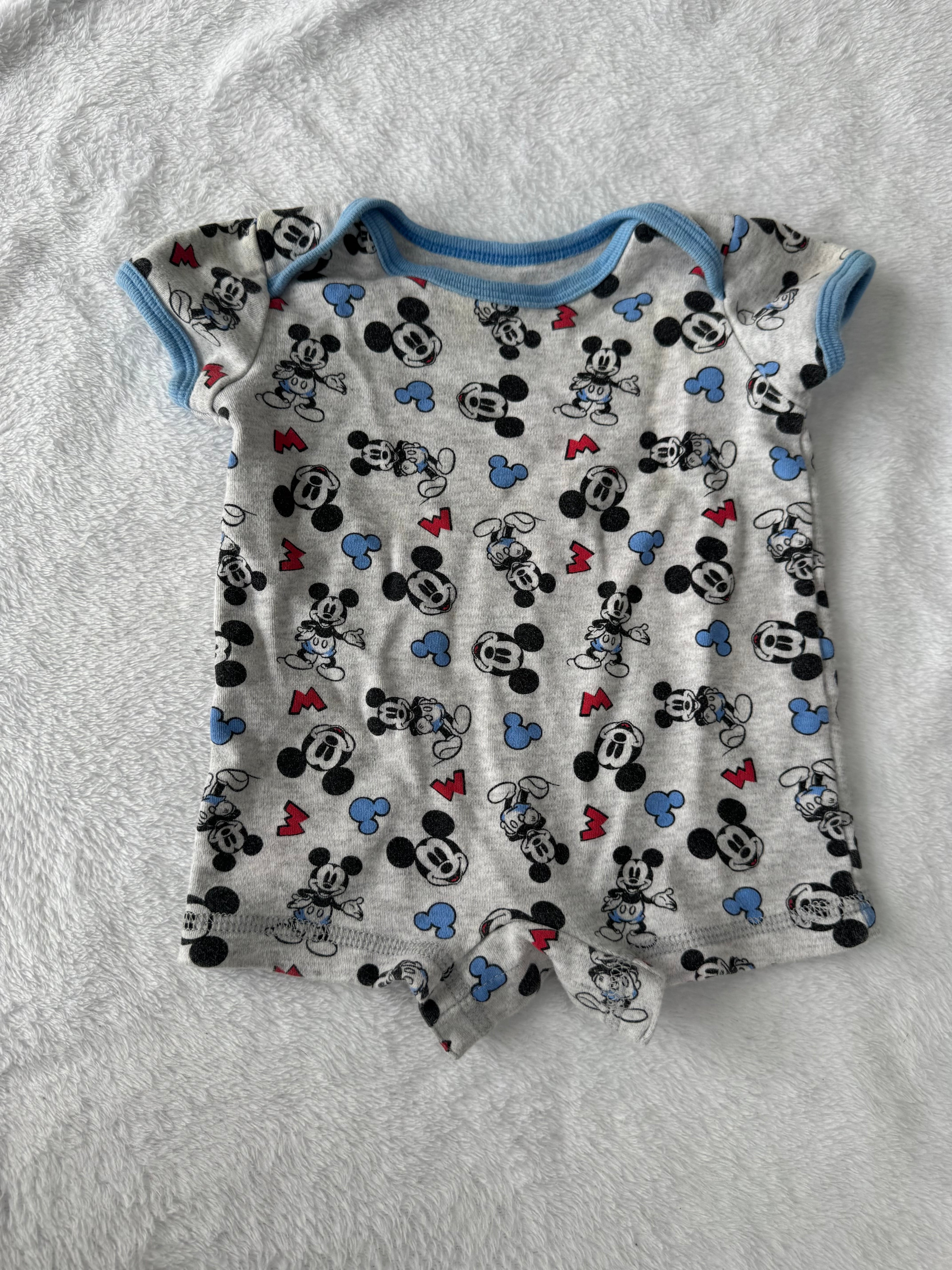 Disney baby 3 mois *petite tache