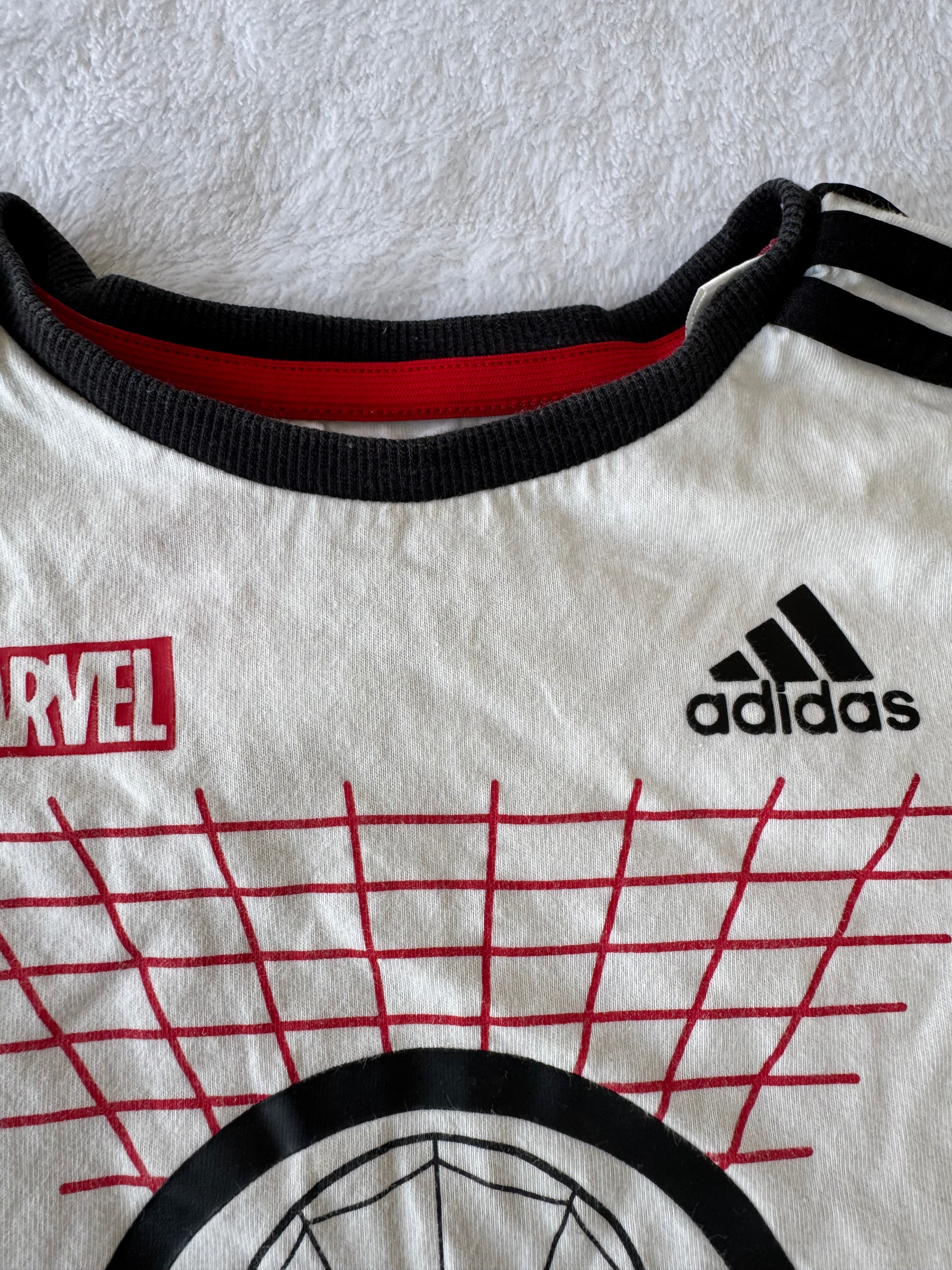 Adidas 2 ans *petite tache