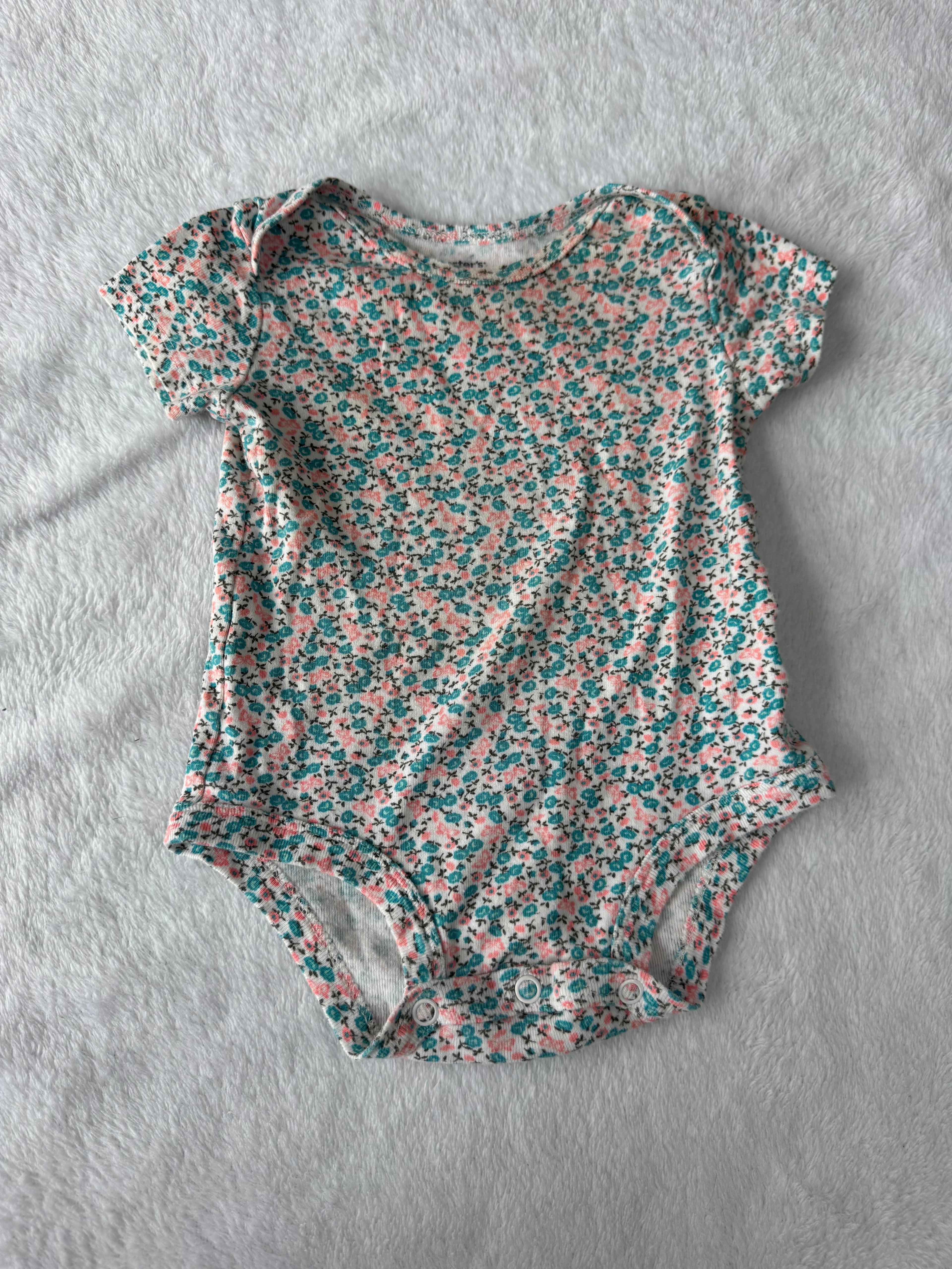 Carters 9 mois *col jauni