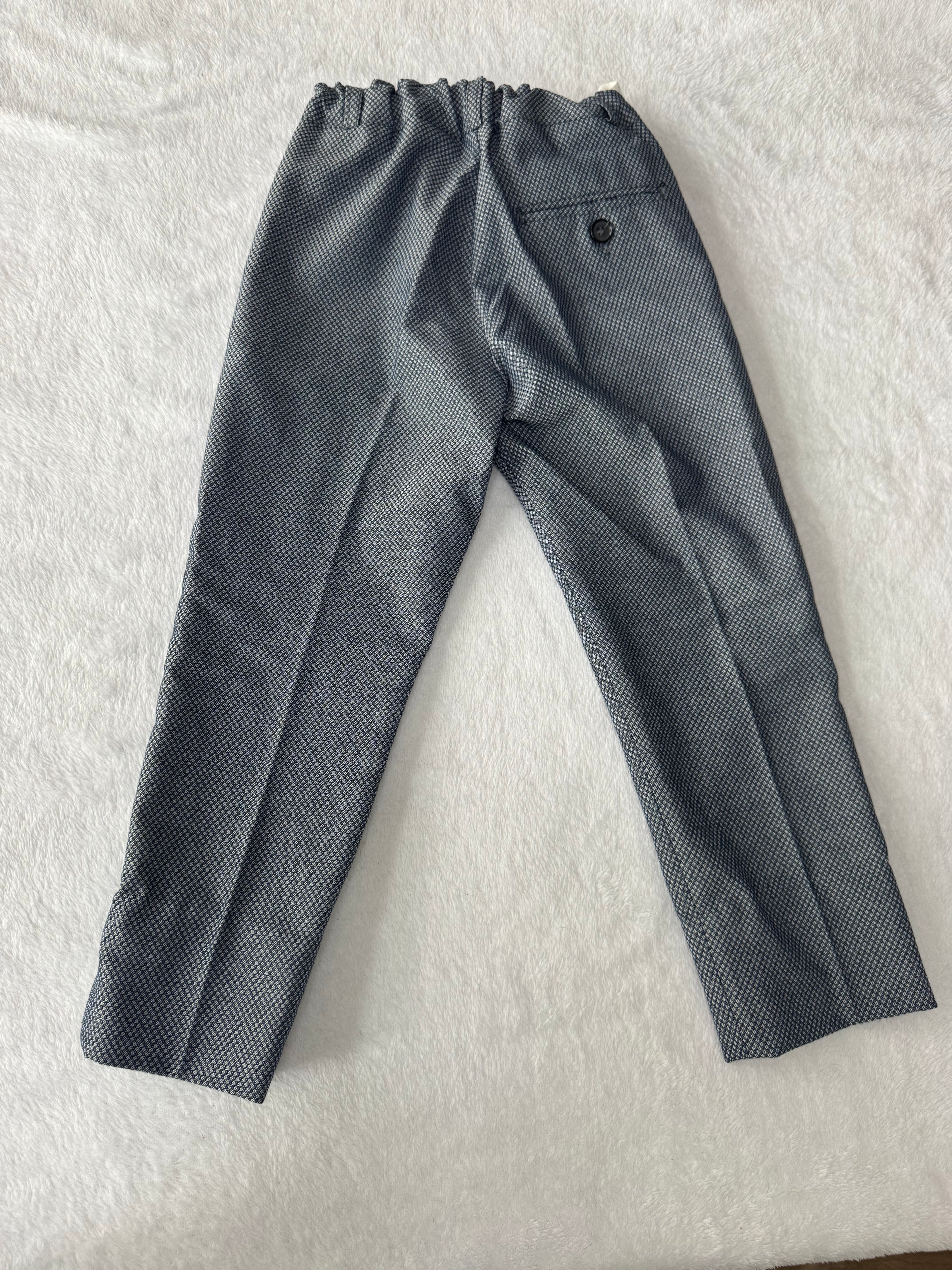 Babooni 7 ans *voir photos, valeur 98$, porté 1x, minis taches chemise