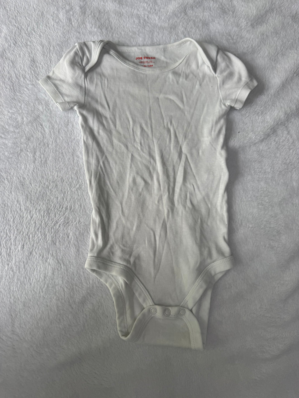 Joe Fresh 12-18 mois *petite tache et blanc défraîchi
