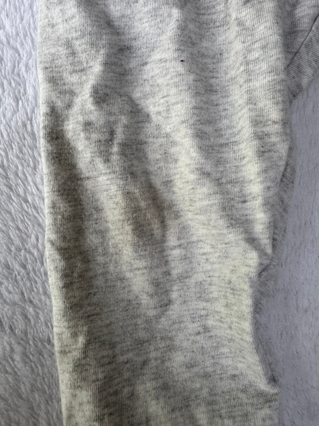 Old Navy 6-12 mois *petite tache, un peu mousseux