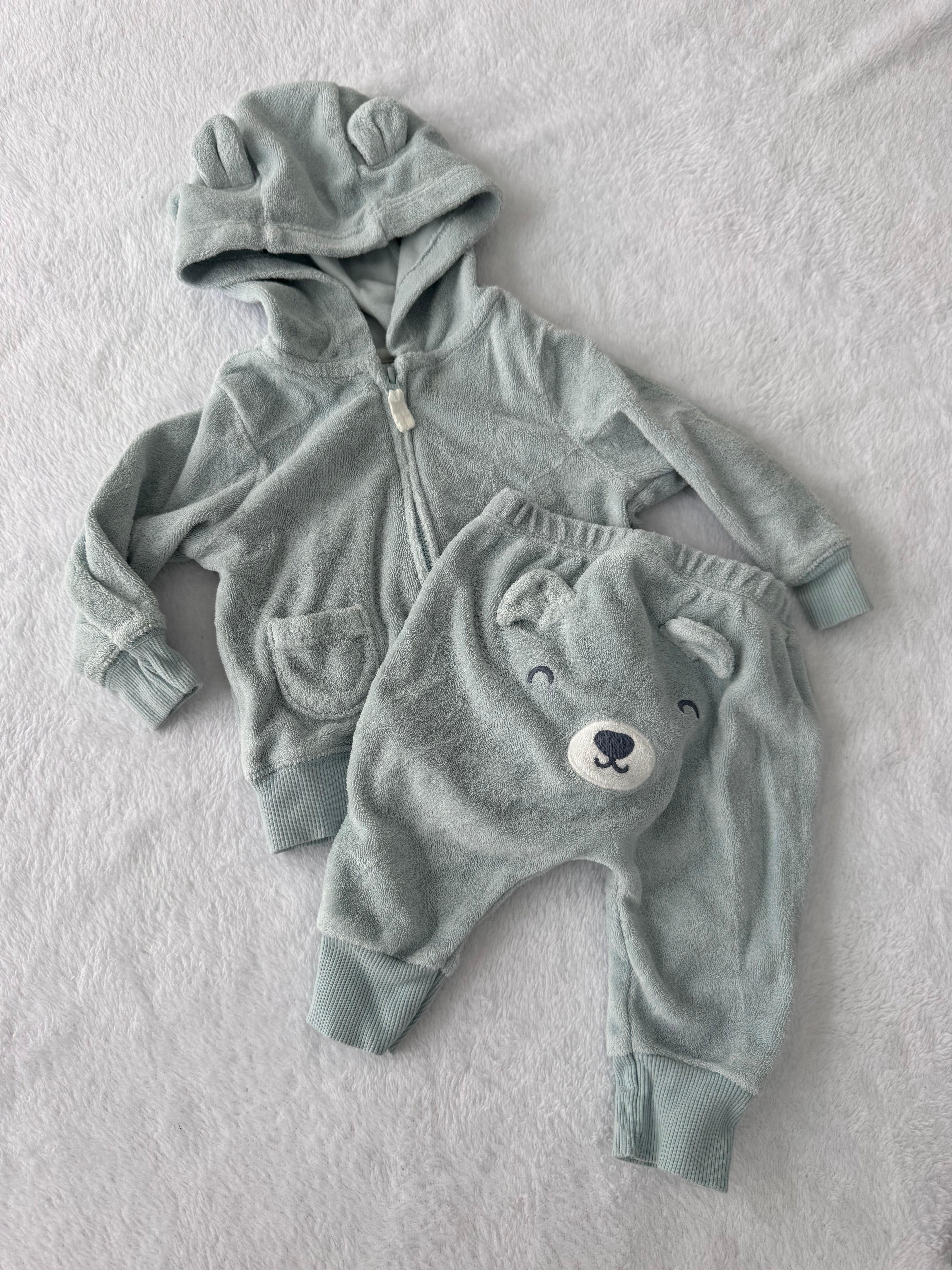 Carter’s 3 mois *petite tache sur veste