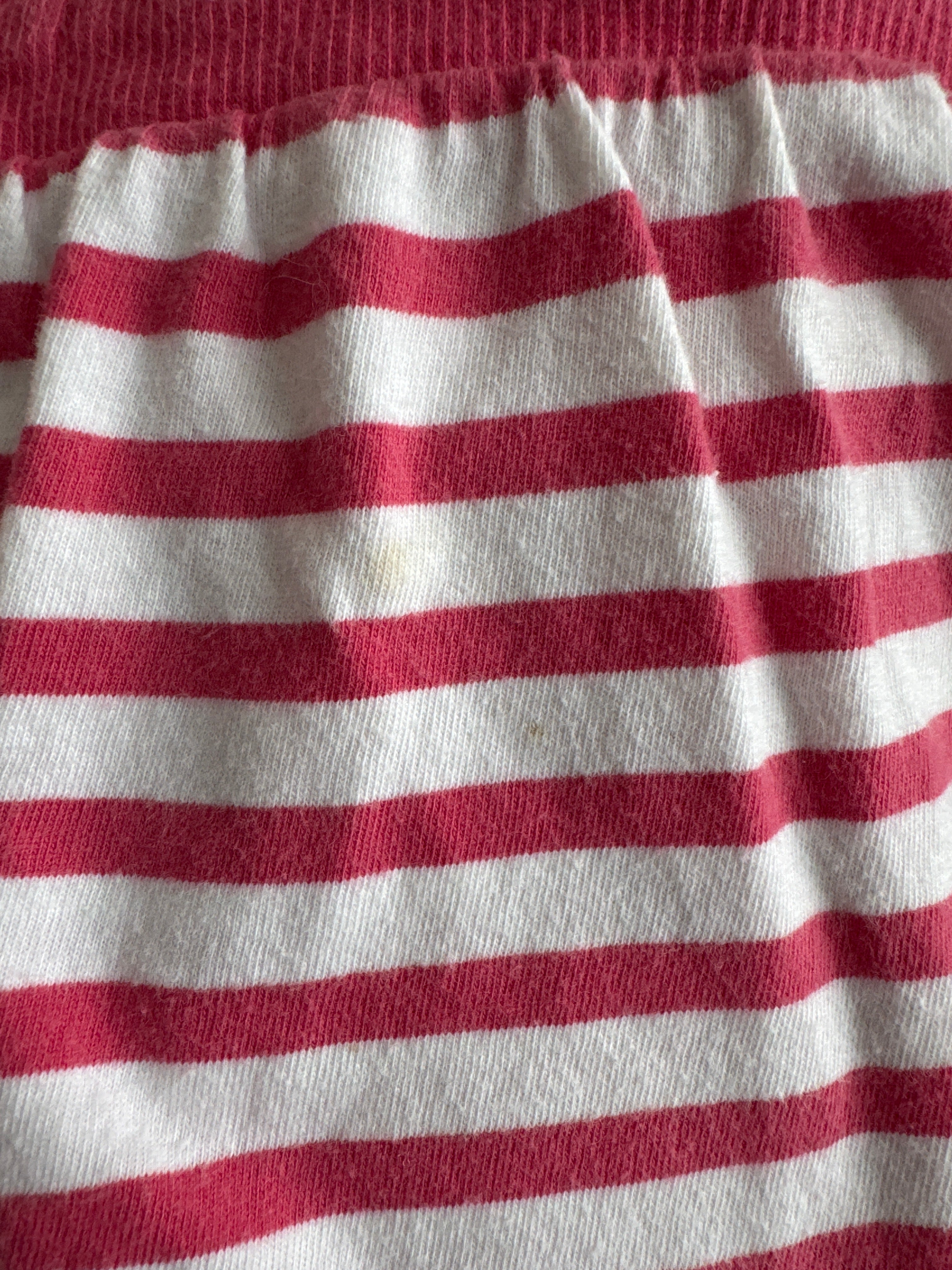 Mexx 12-18 mois *un peu délavé, mini tache derrière