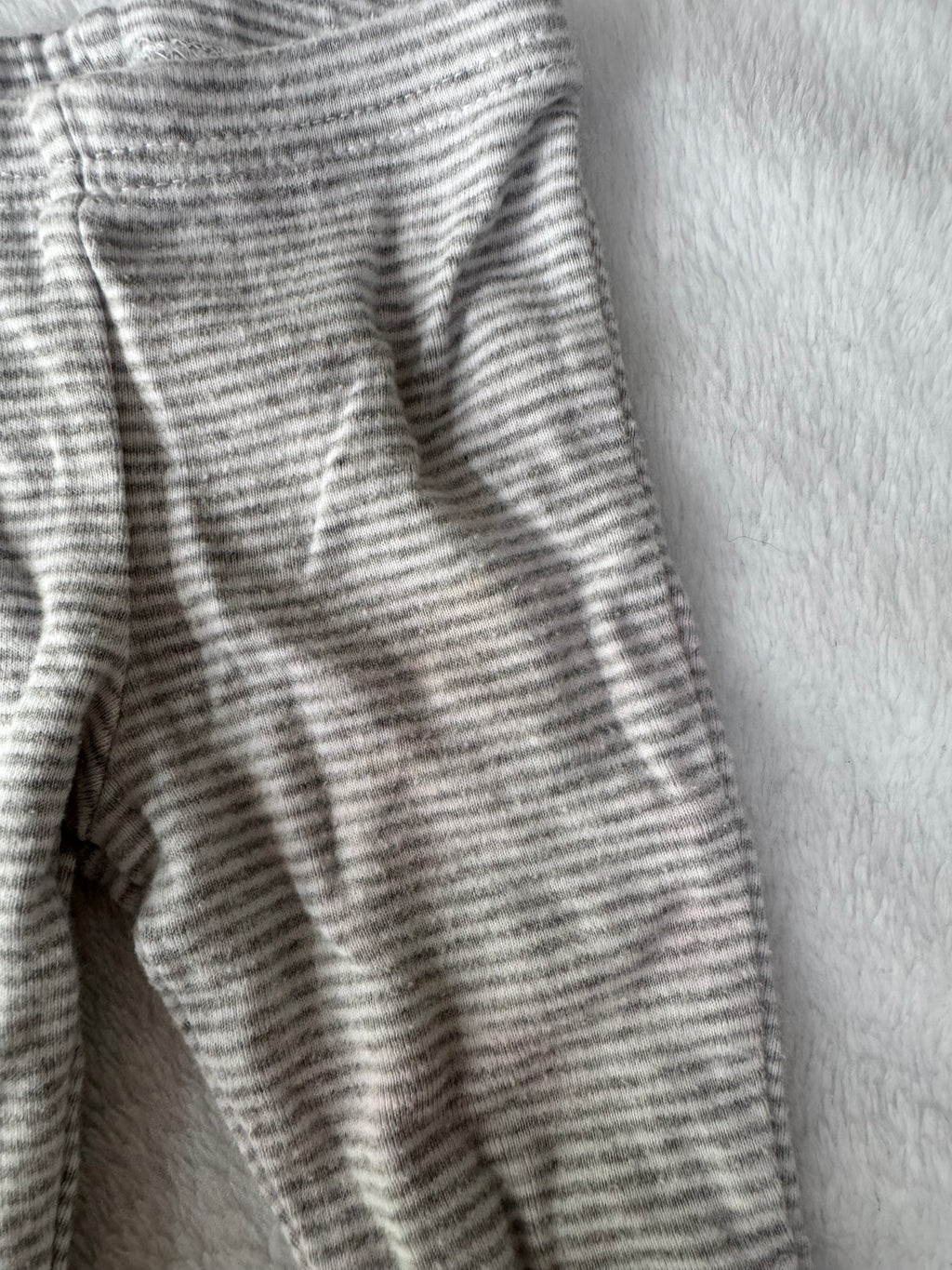 Carters nouveau-né *petite tache, un peu mousseux
