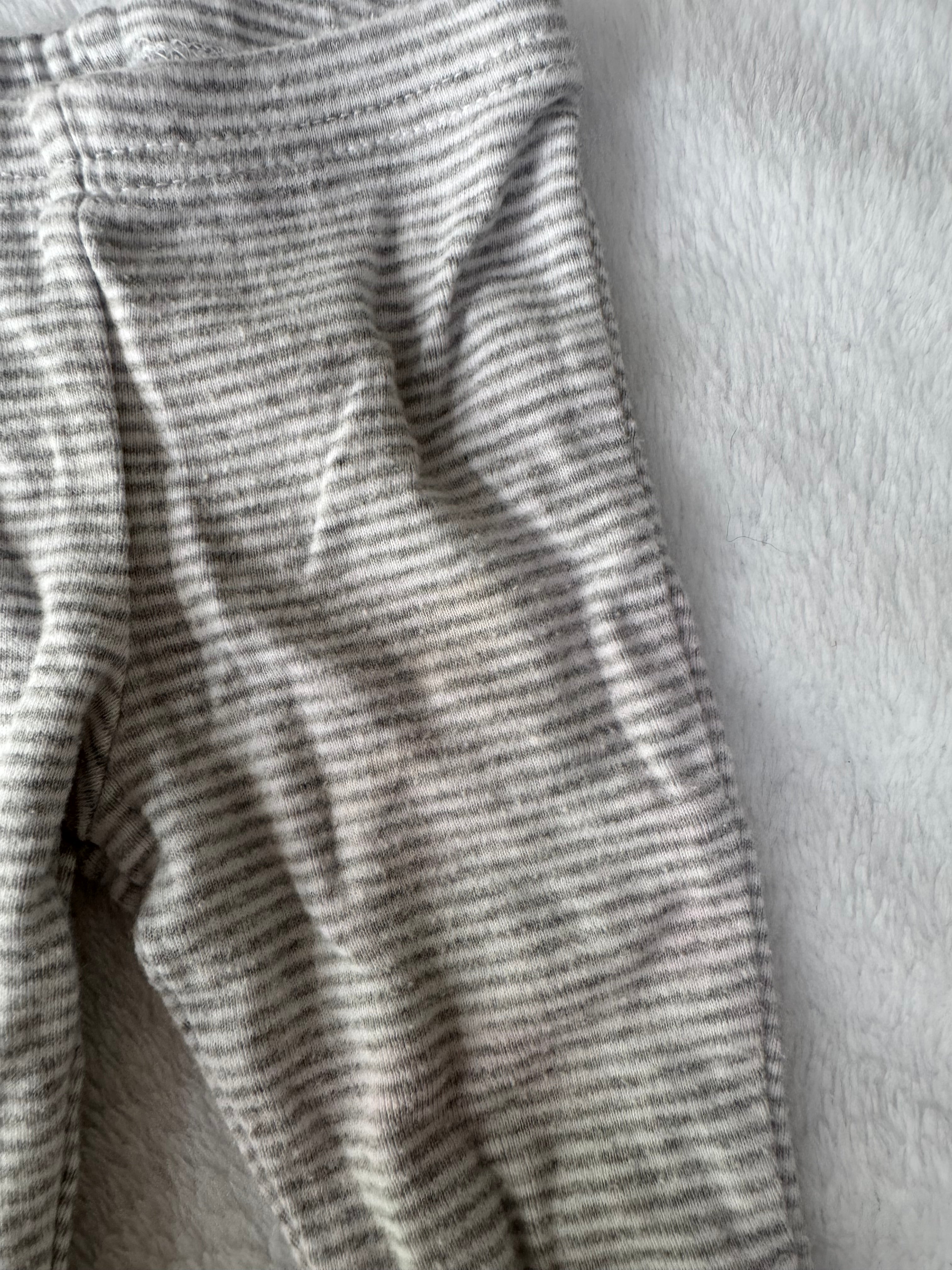 Carters nouveau-né *petite tache, un peu mousseux