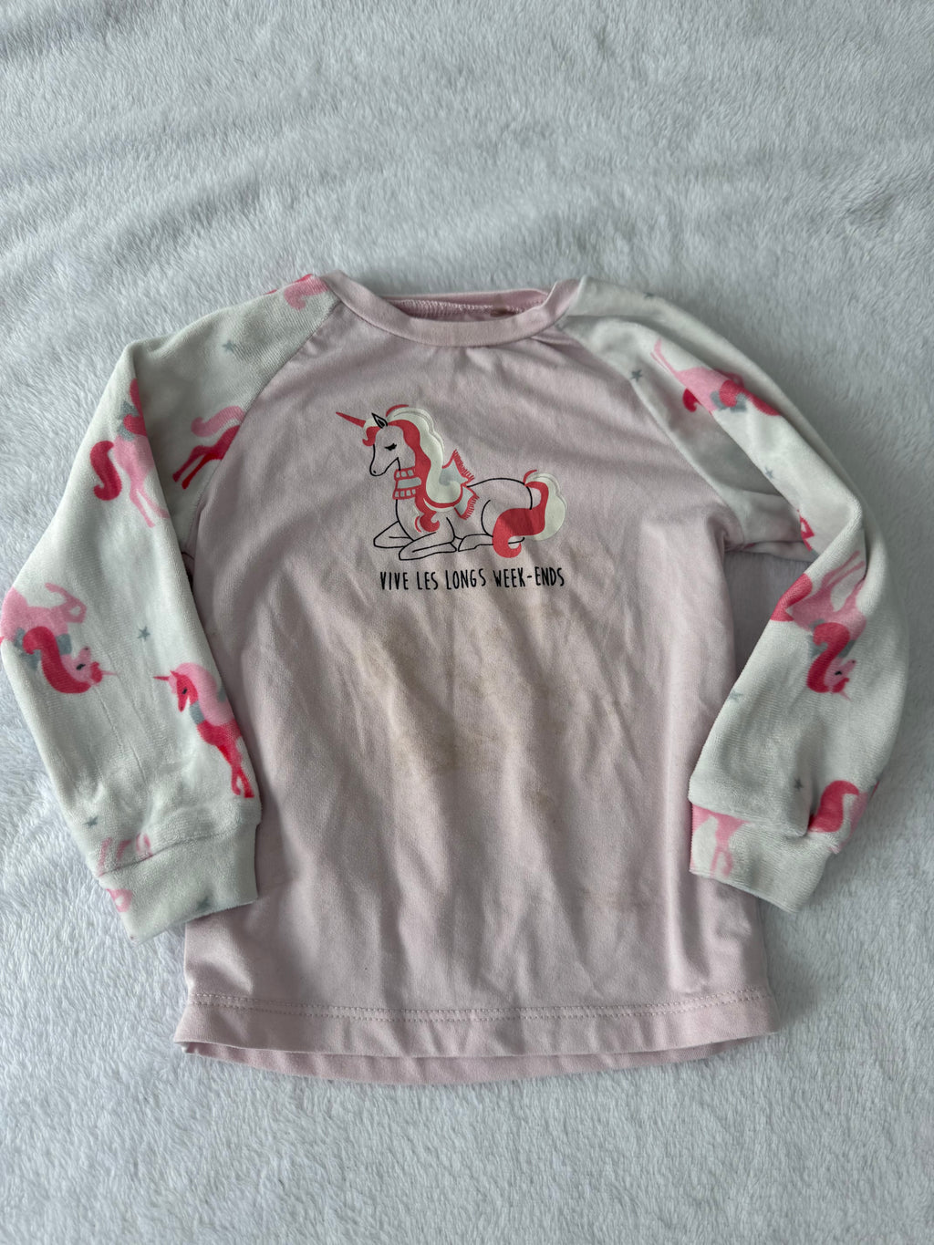 Tag 18 mois *velour doux, taché, peut venir avec chandail très taché