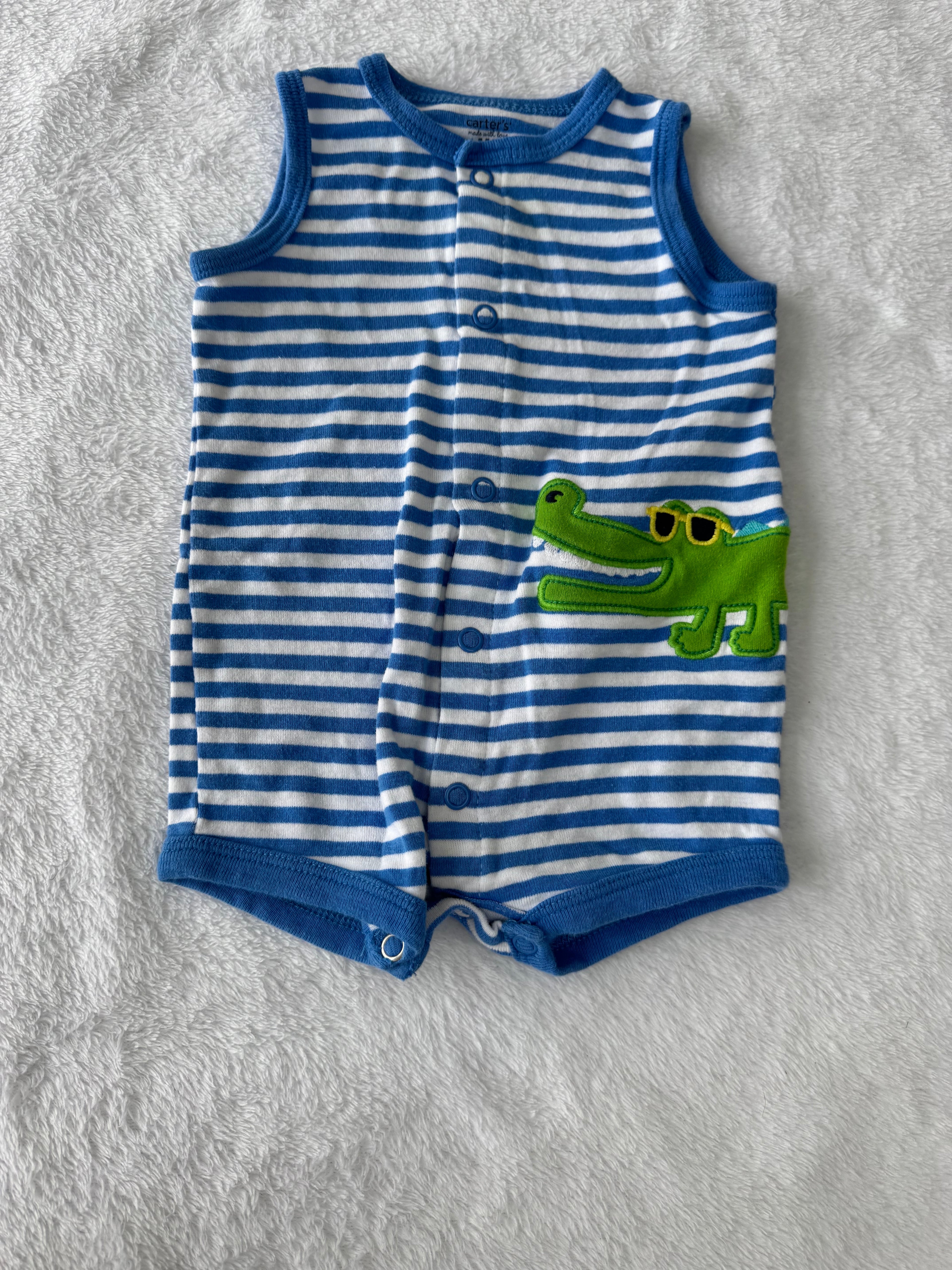 Carters 3 mois *mini trou