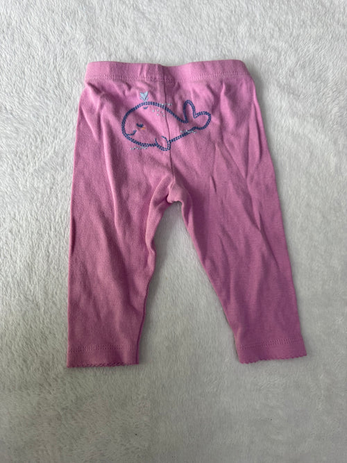 Carters 6 mois *petites taches et un peu mousseux, voir derrière 🐳