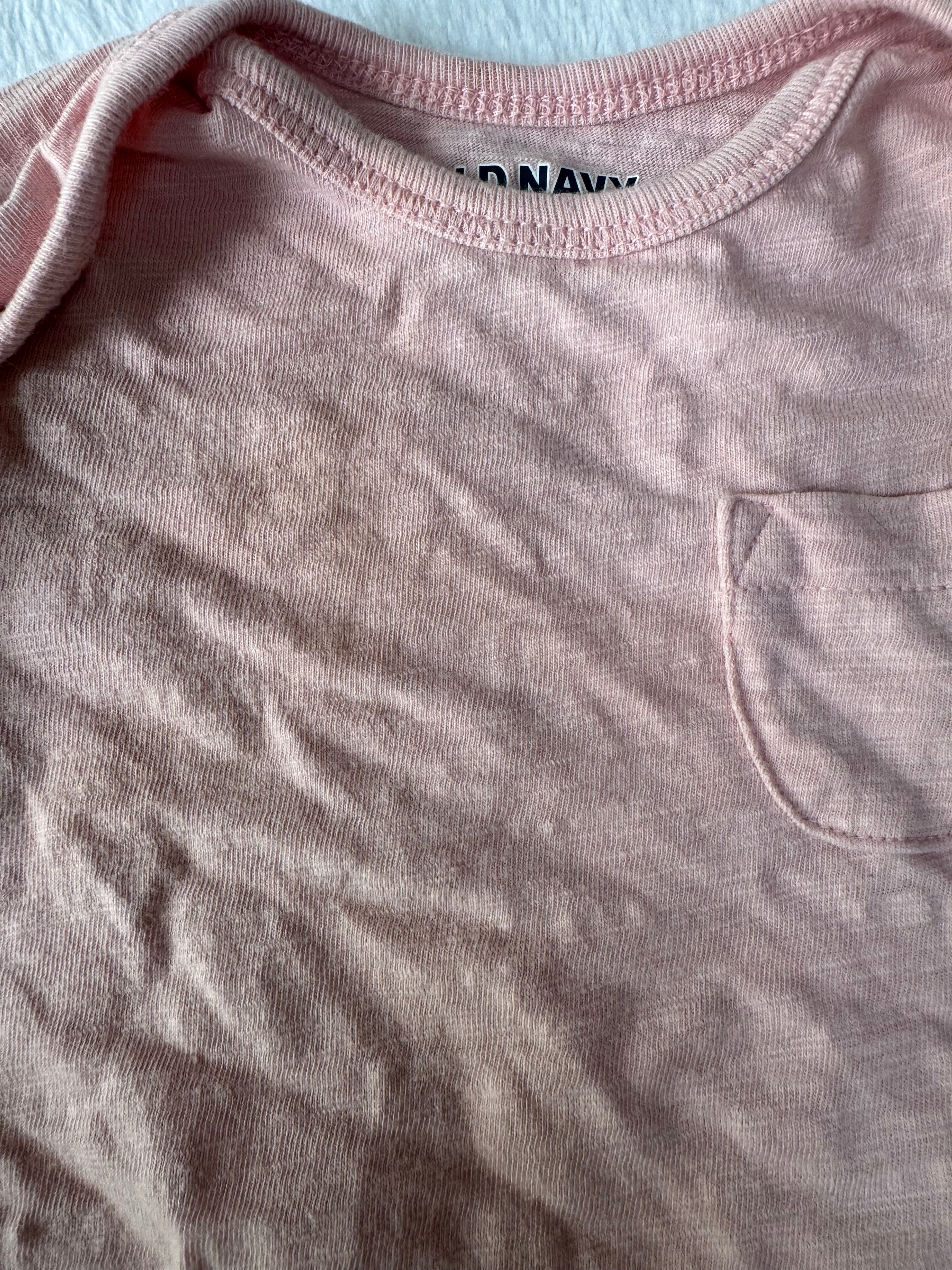 Old Navy 0-3 mois *taché