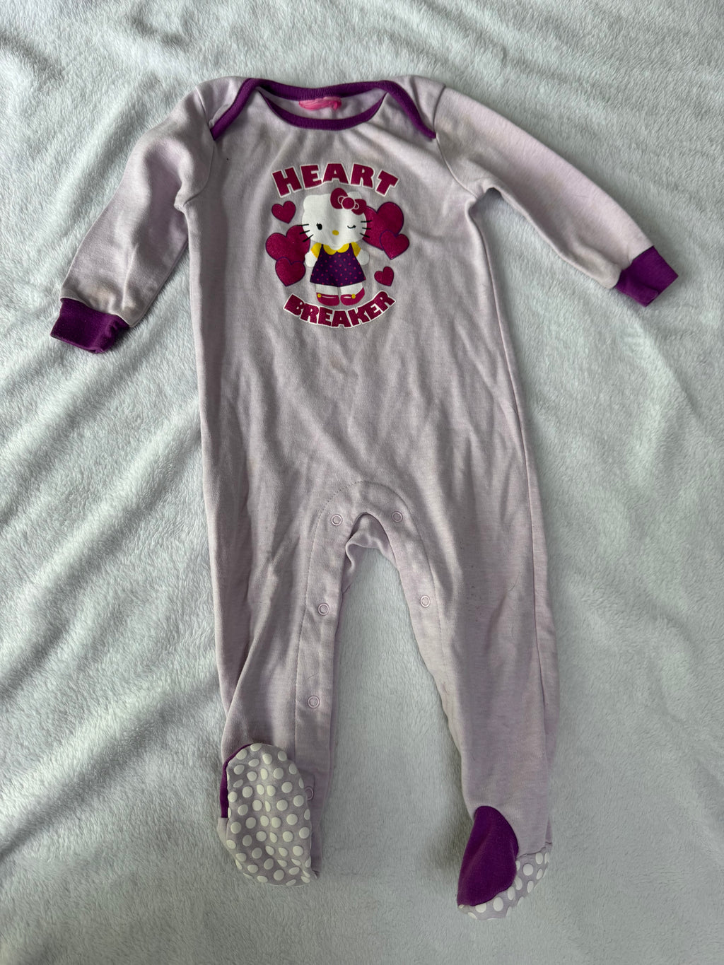 Hello kitty fait 12-18 mois *plusieurs taches