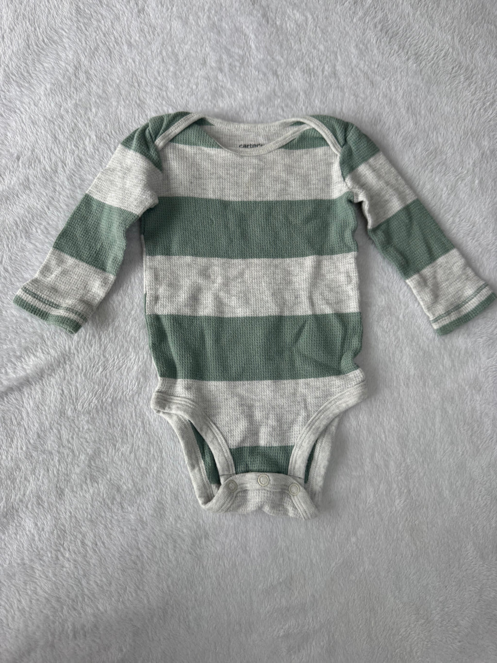 Carters 6 mois *petites taches, mousseux