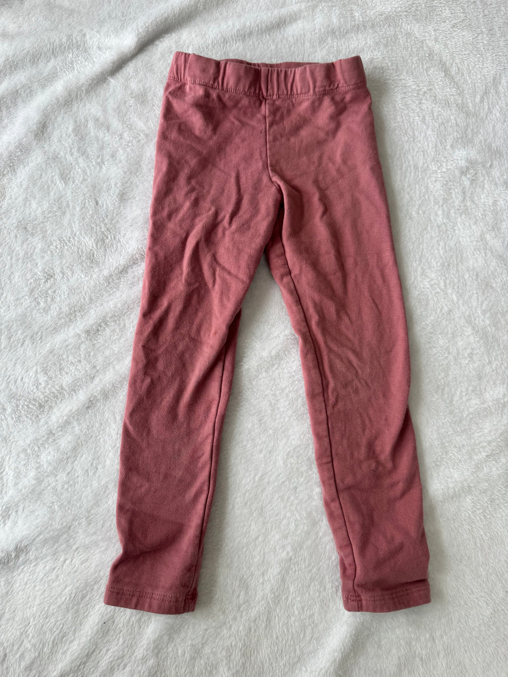 H&M 4-5 ans *taille ajustable, mini trou, un peu mousseux