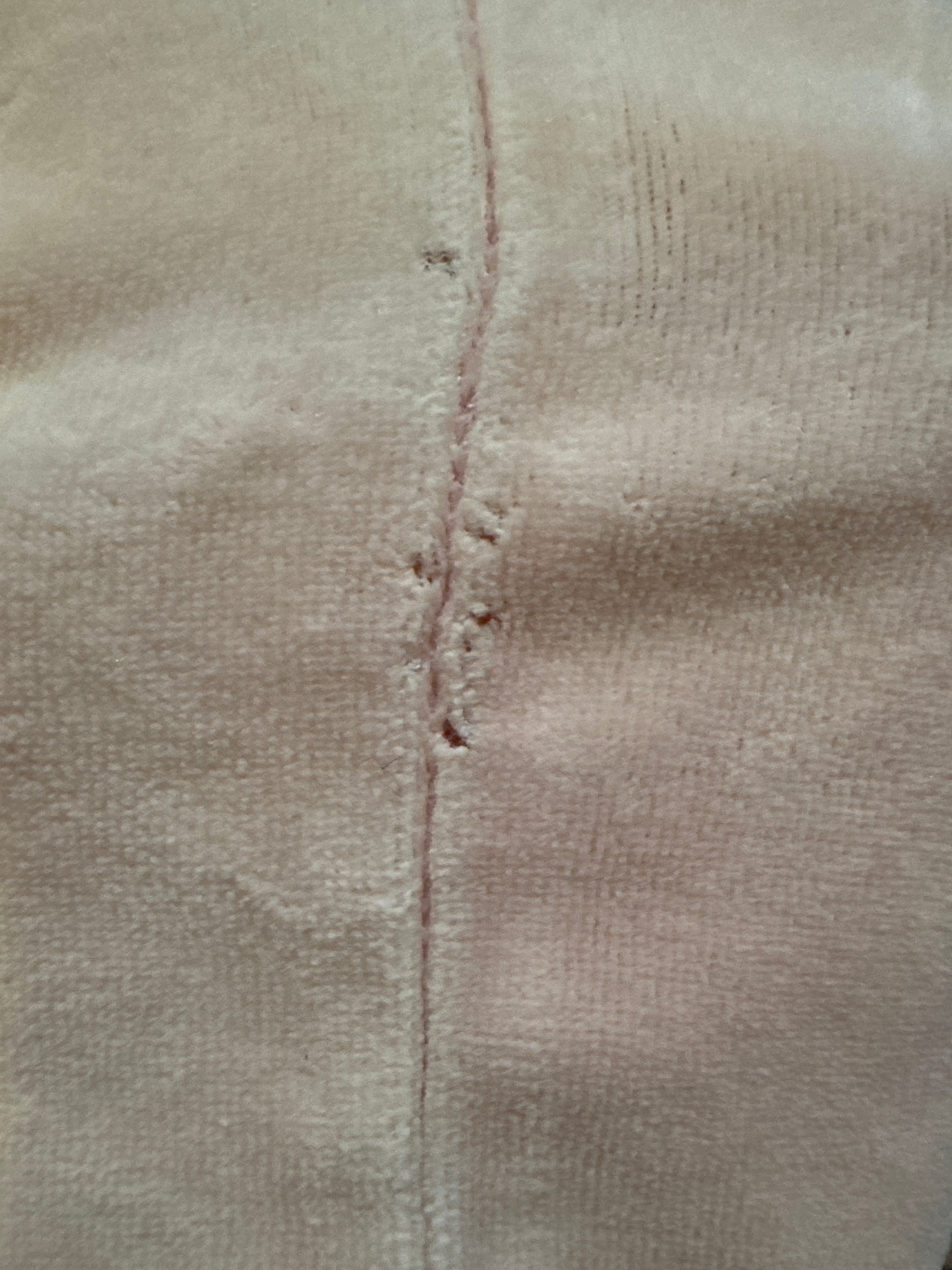 Carters 6-9 mois *fait grand, velour, petits trous, petites taches